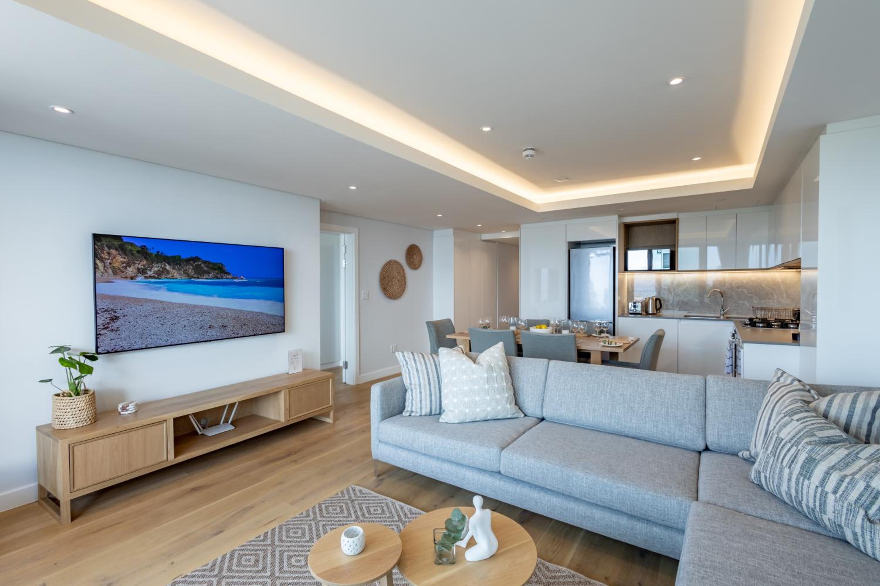 Three Bedroom Luxury Apartment 203