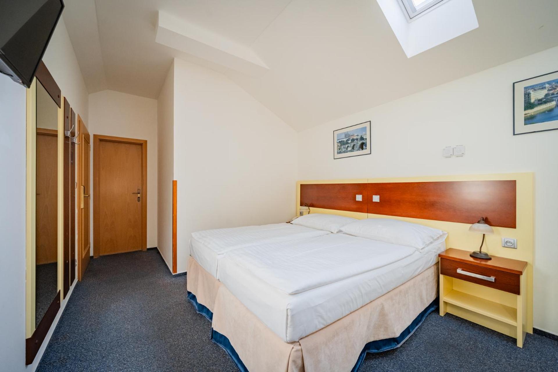 Standard Double or Twin Room without view