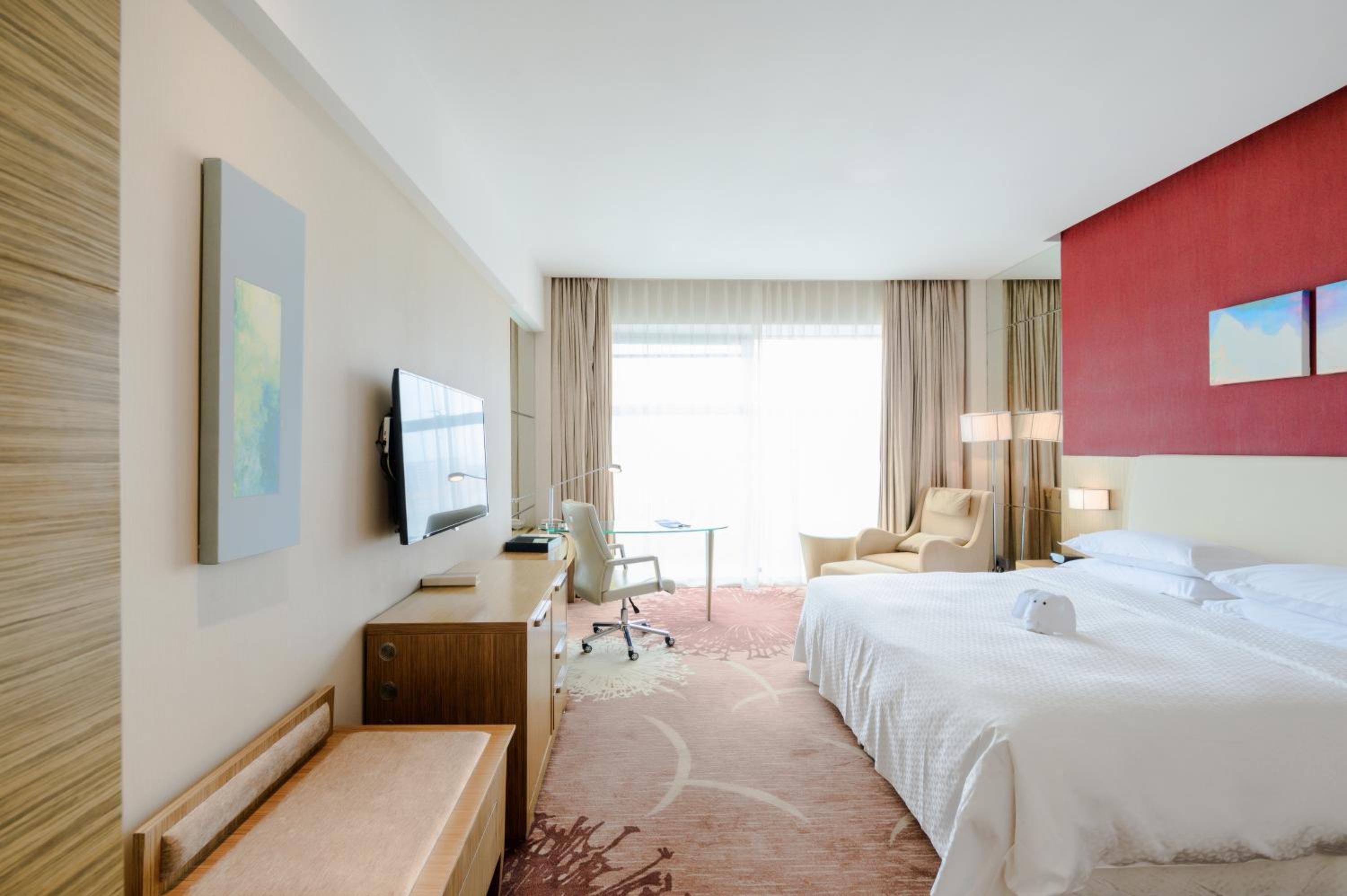 Deluxe Room, Larger Guest room, 1 King, City view