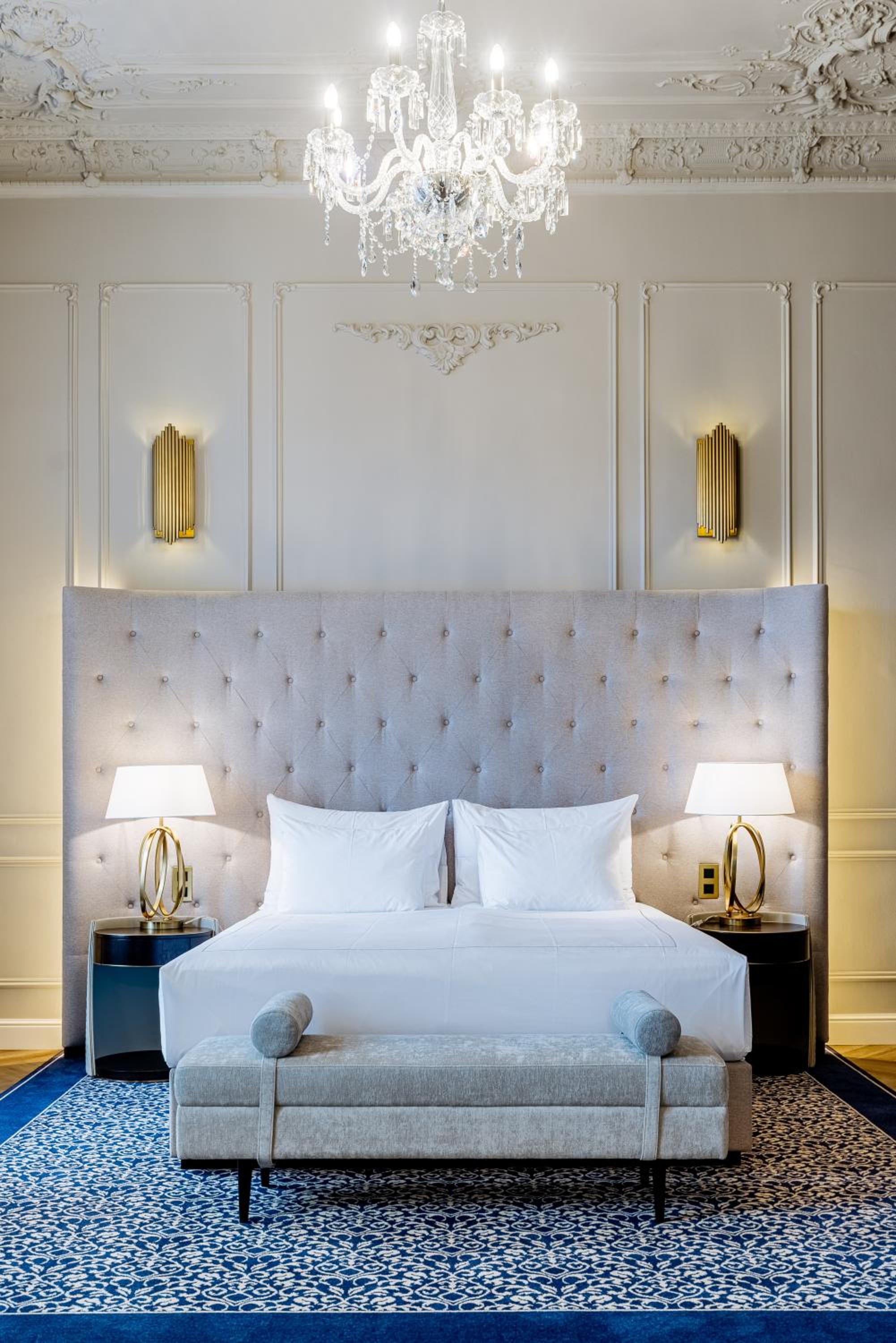 Riverside - Classic Suite front view with Wellness Access