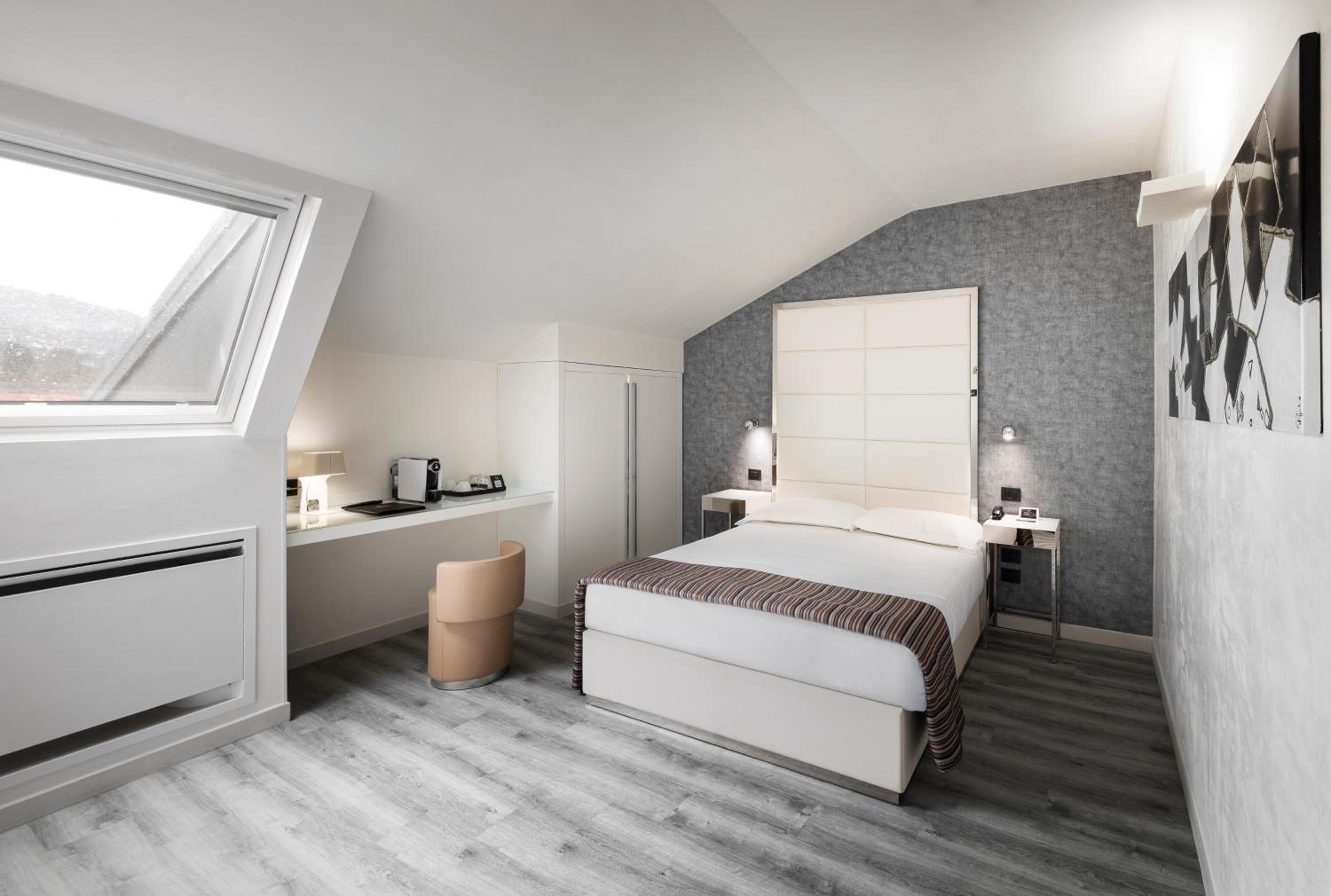 Classic Mansard with Spa Access