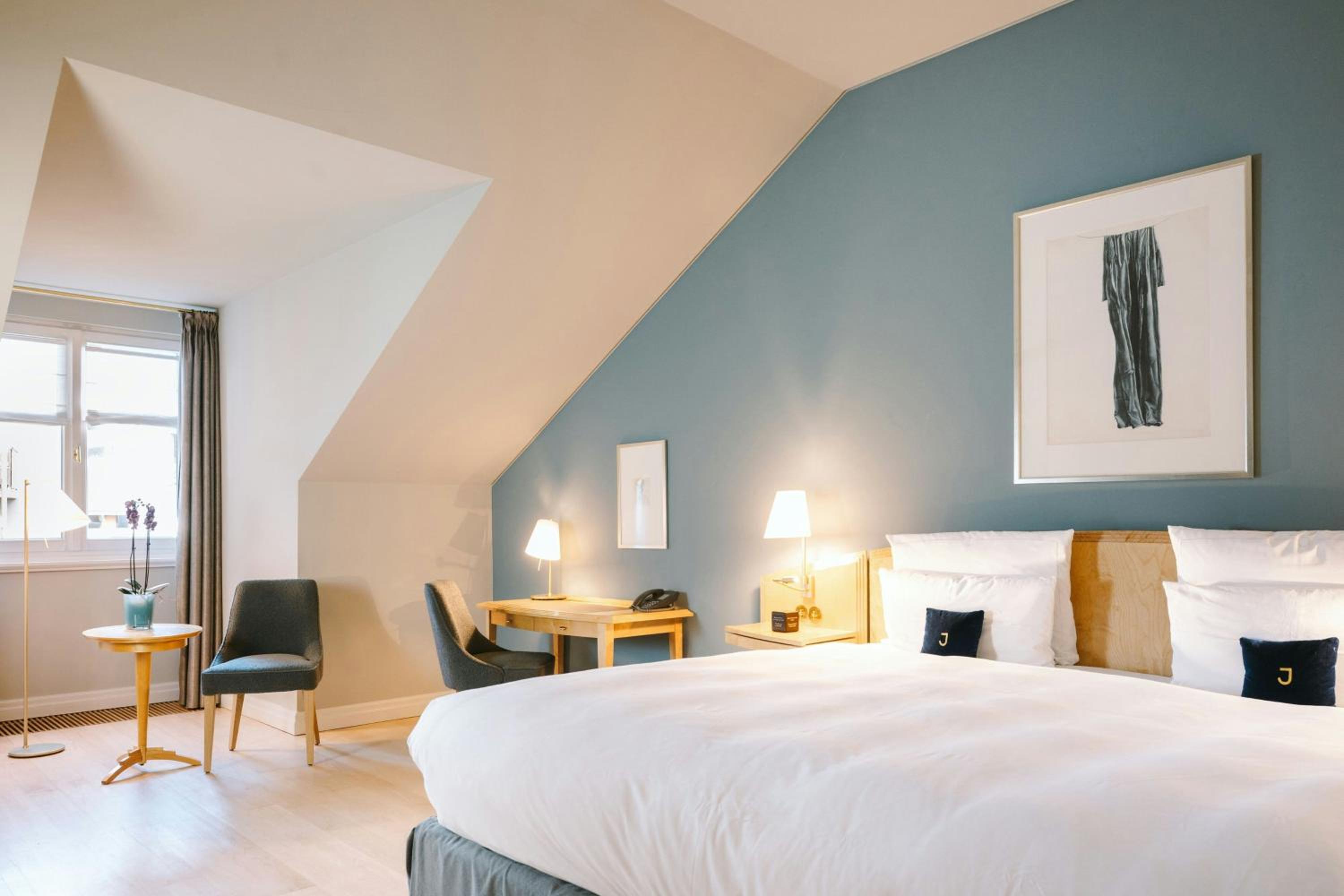 Standard Double Room with City View