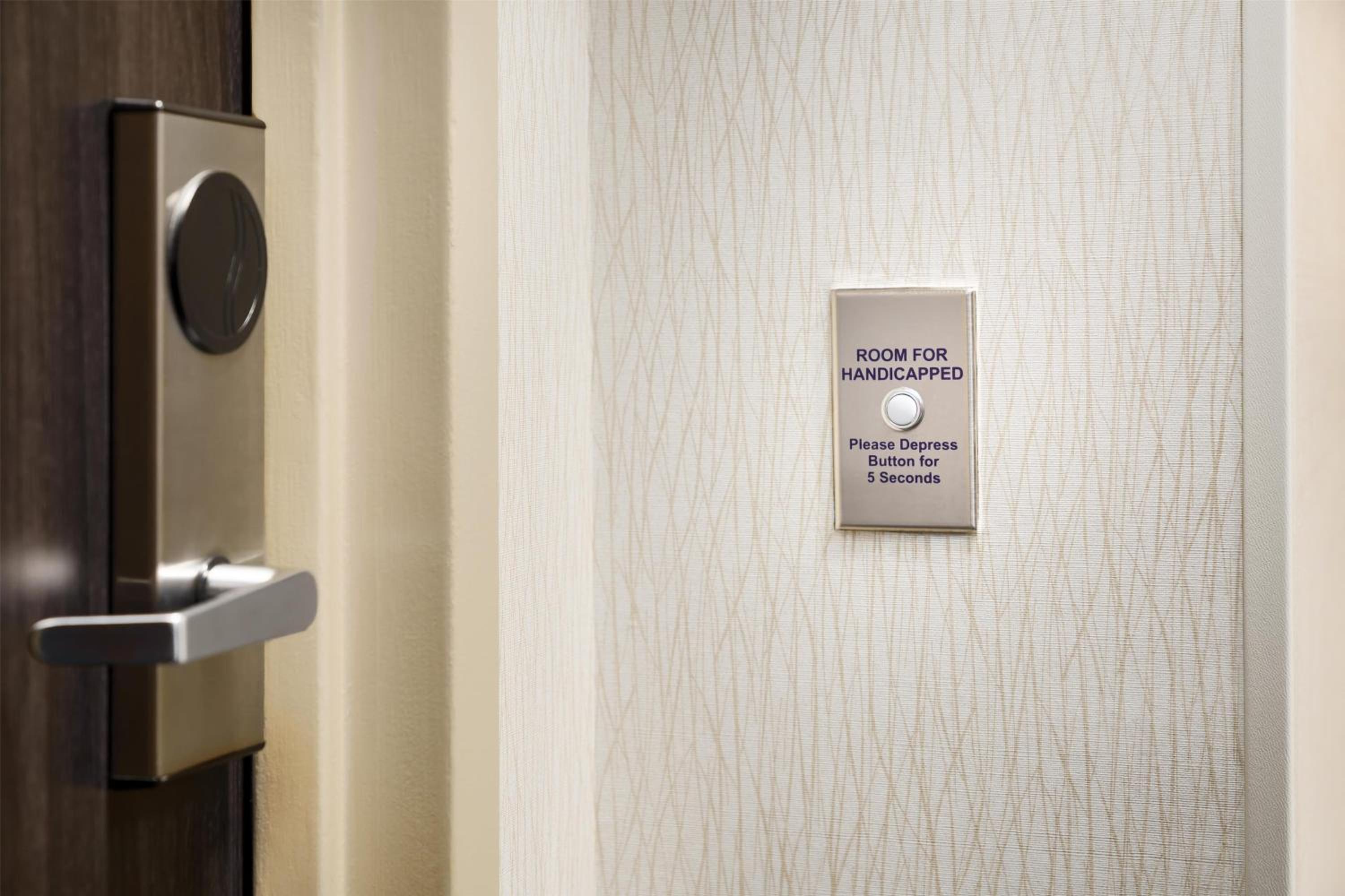 King Room with Sofa Bed - Hearing Accessible/Non-Smoking