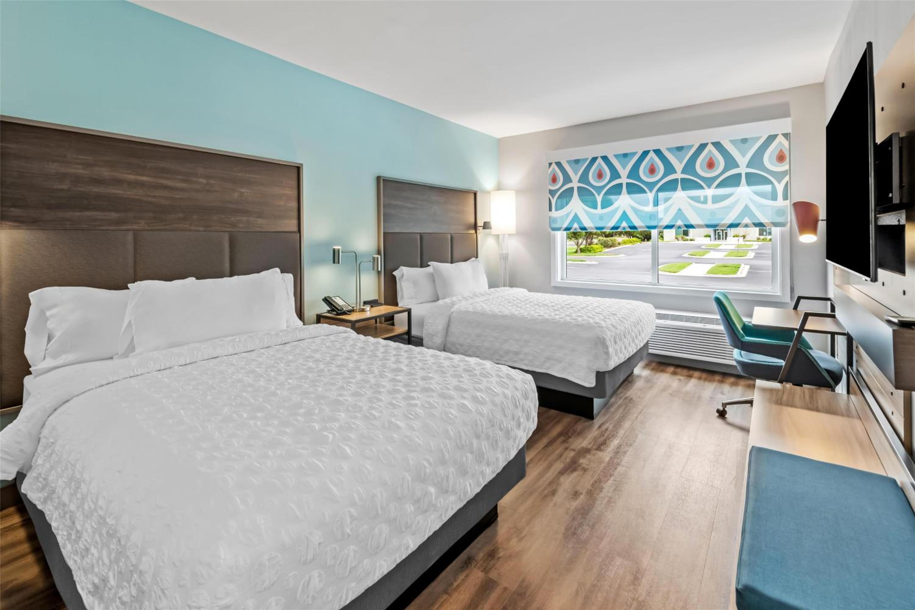 Queen Room with Two Queen Beds - Hearing Access