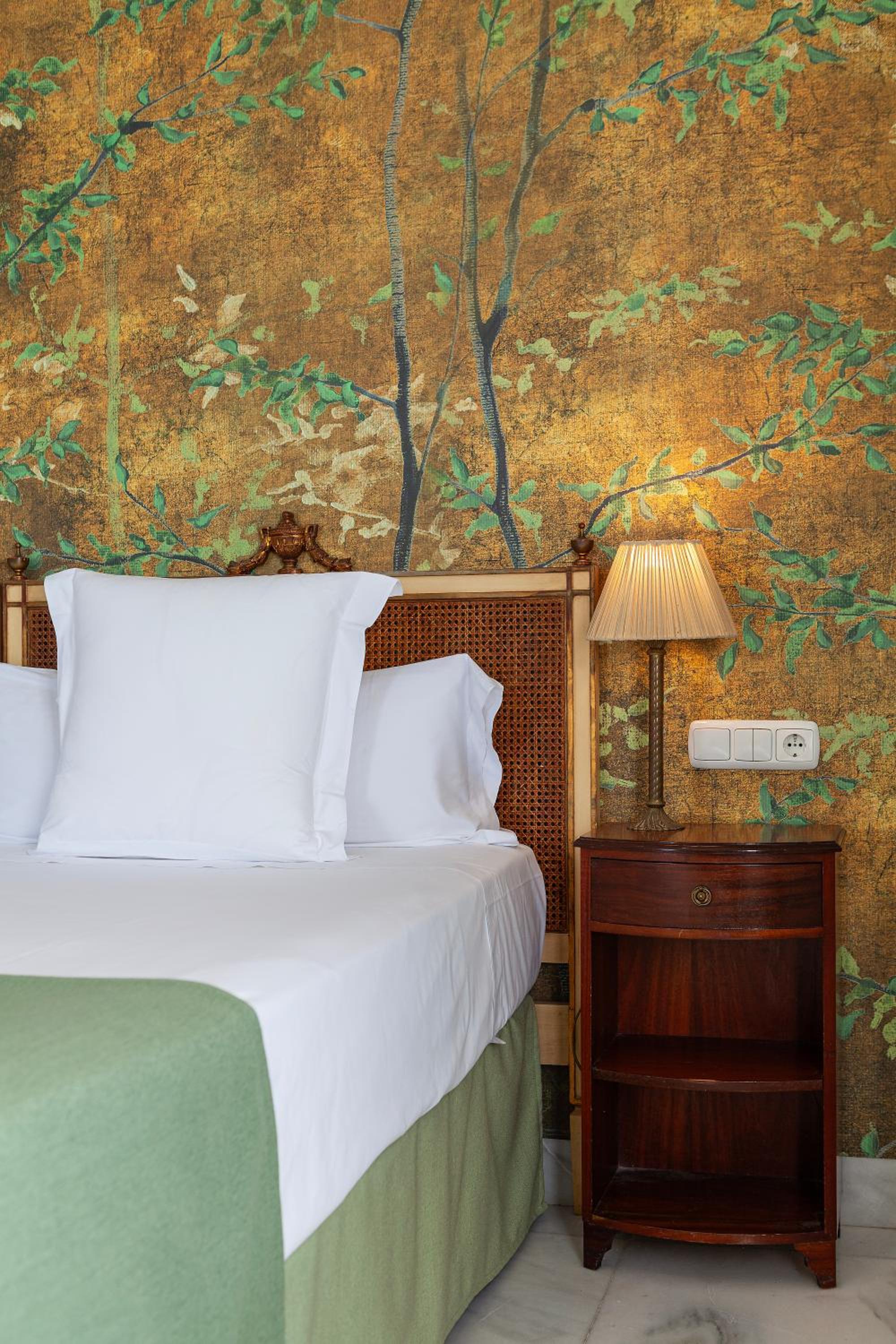 Junior Suite with Garden View