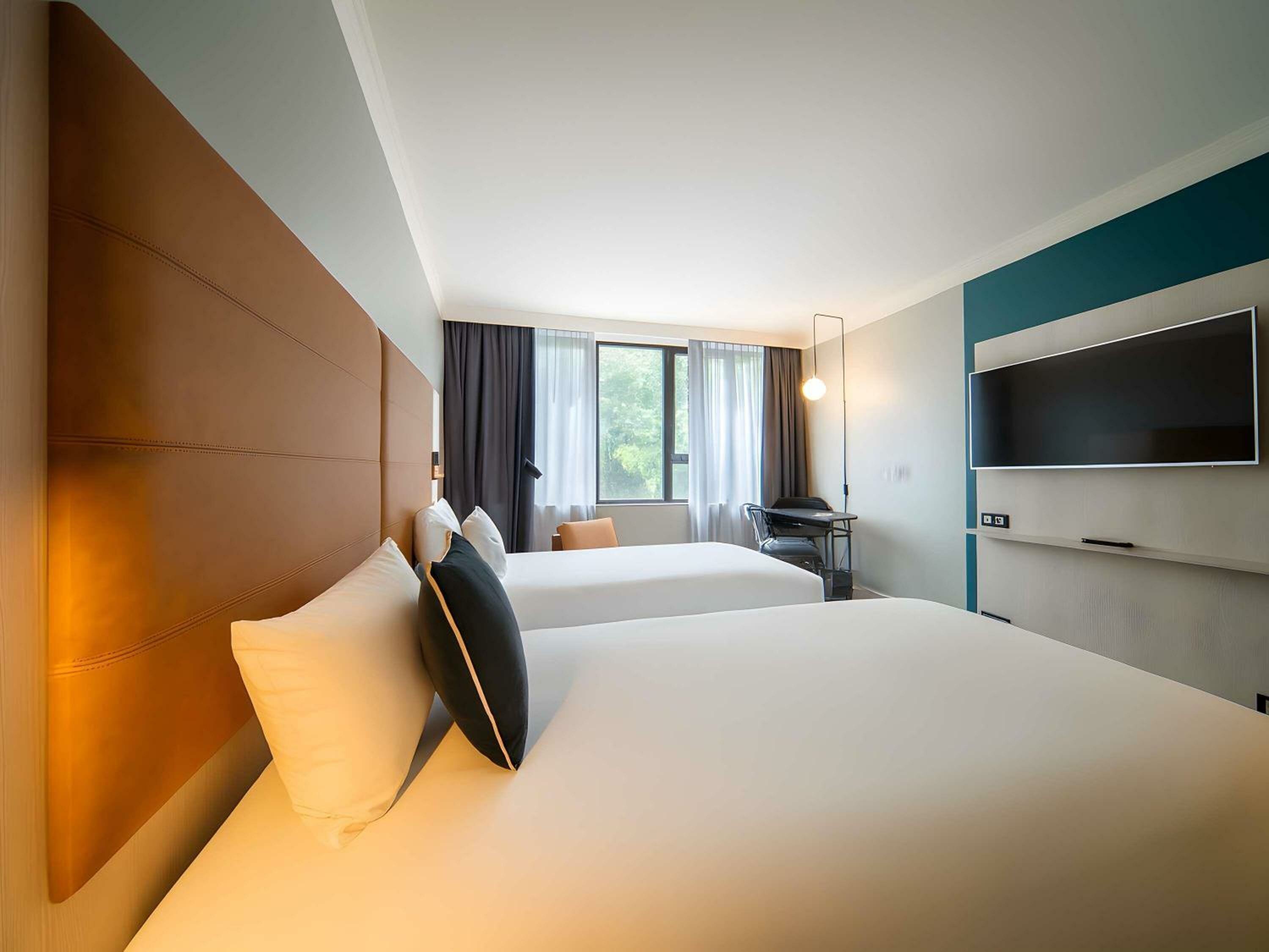 Superior Twin Room - City Side