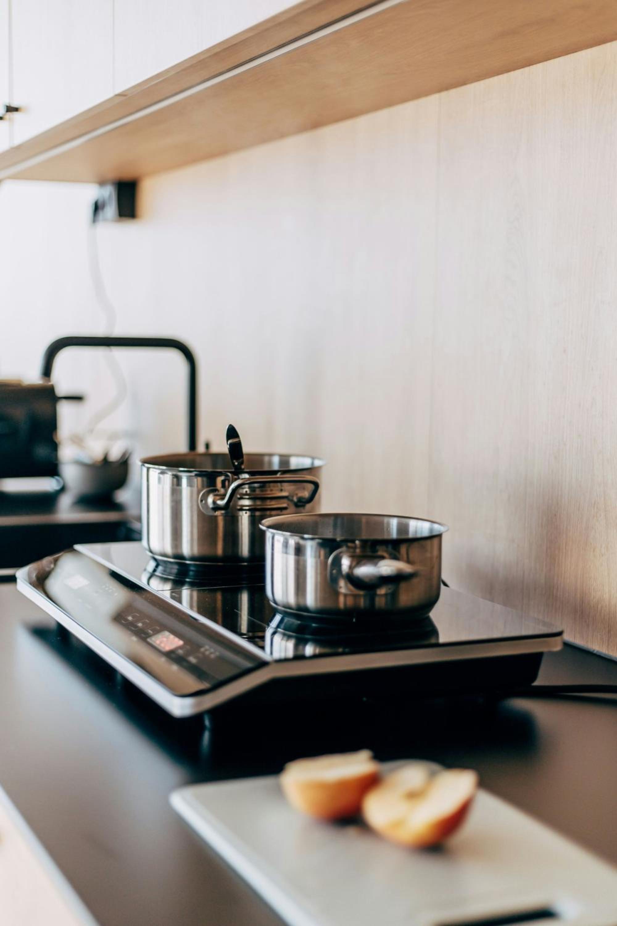 Deluxe Studio with King and Sofa Bed - Sky View