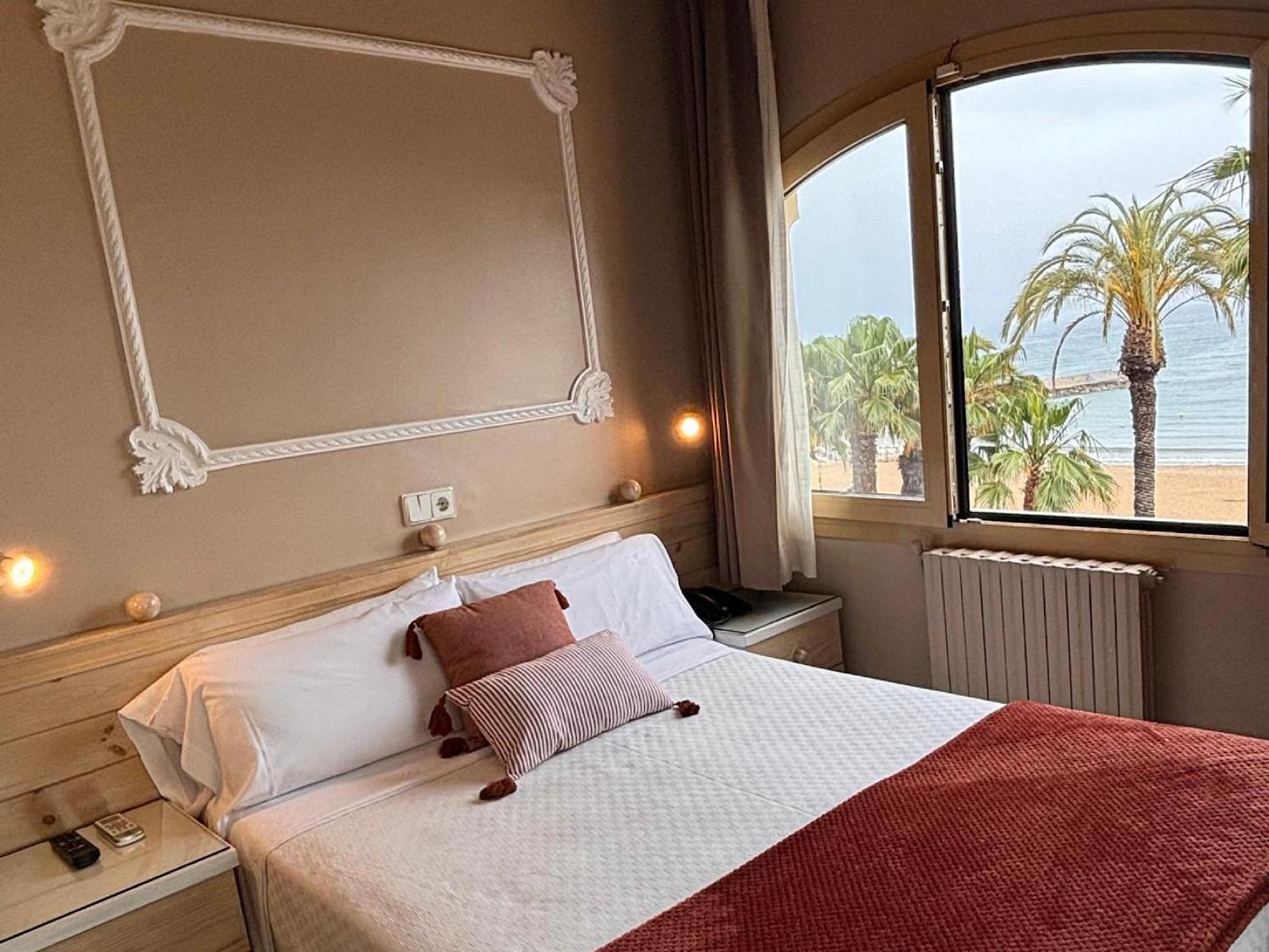 Small Double Room with Sea View 