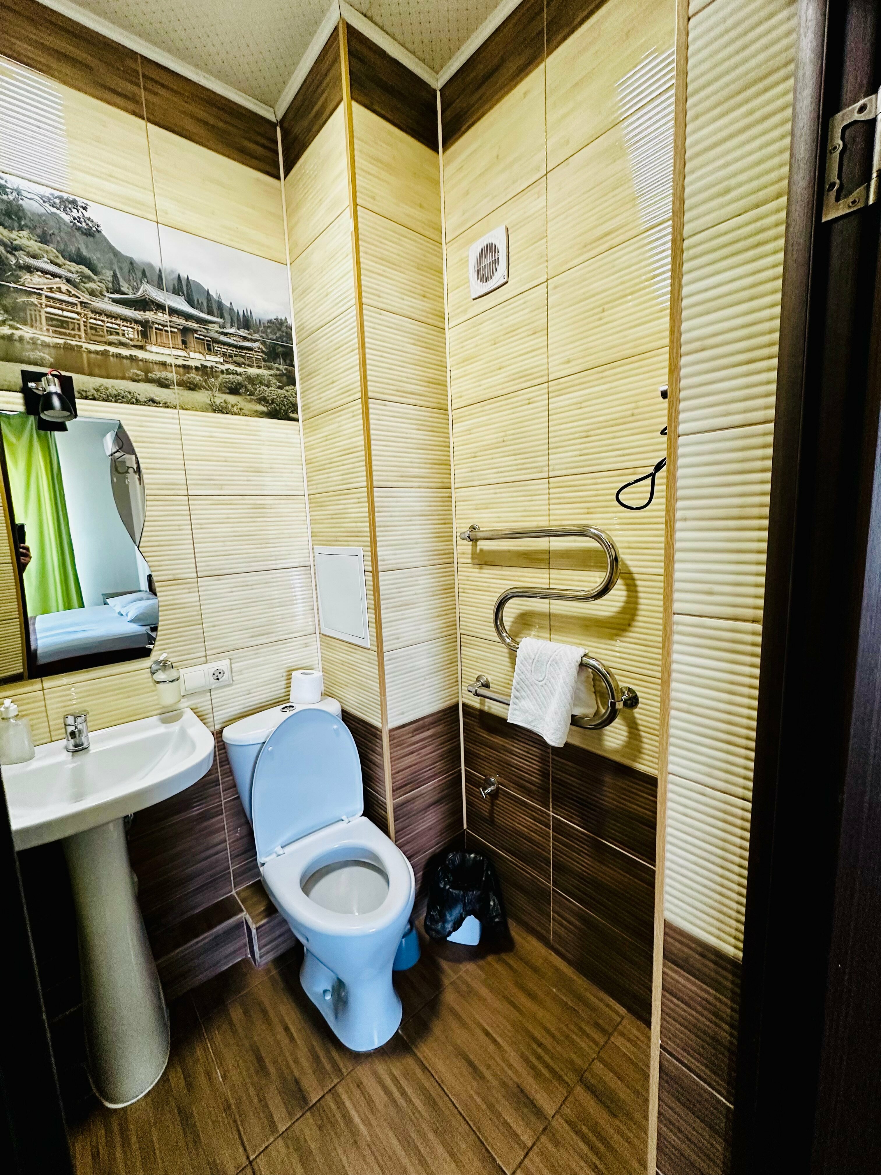 Трехместный номер с балконом