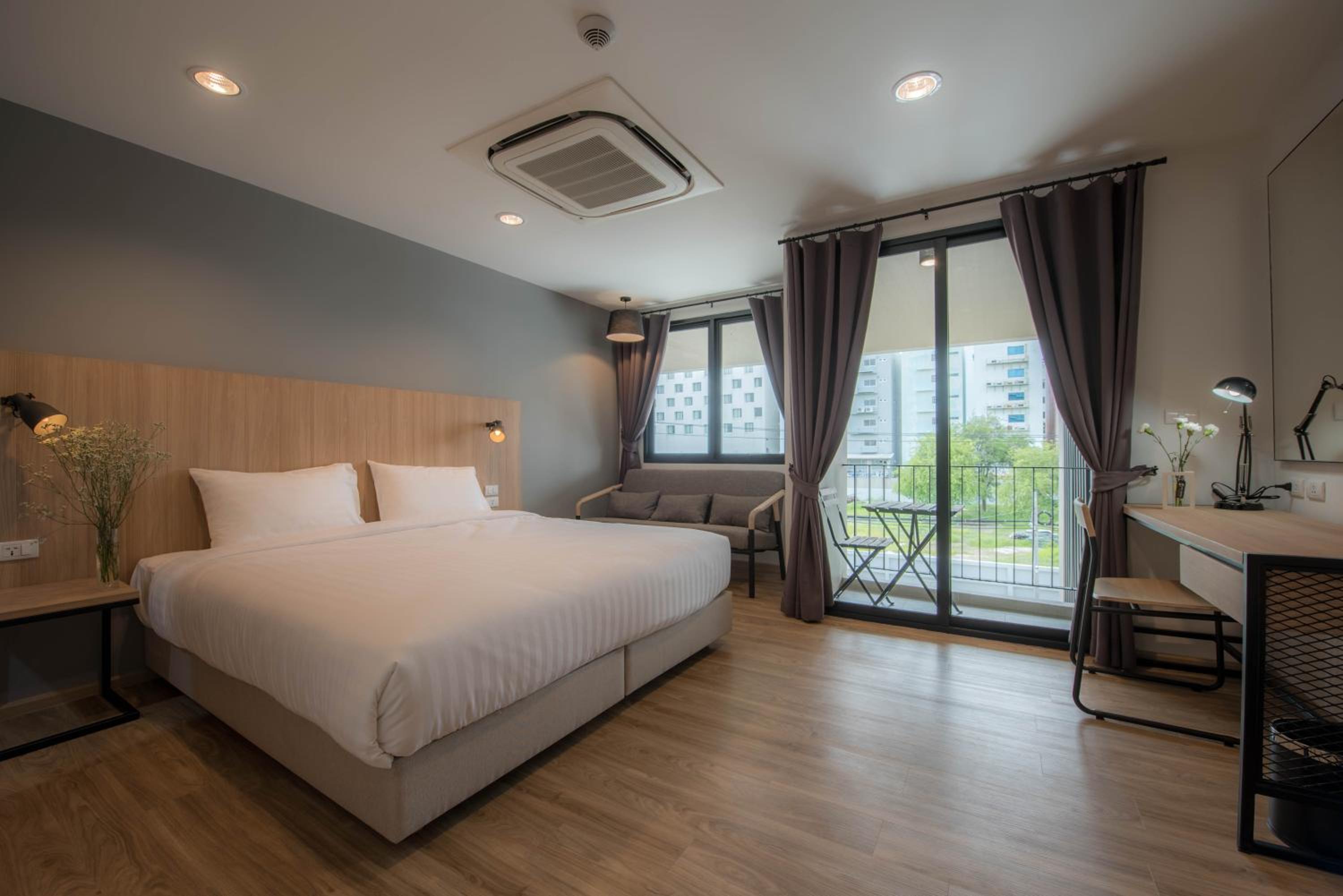 Balcony Room