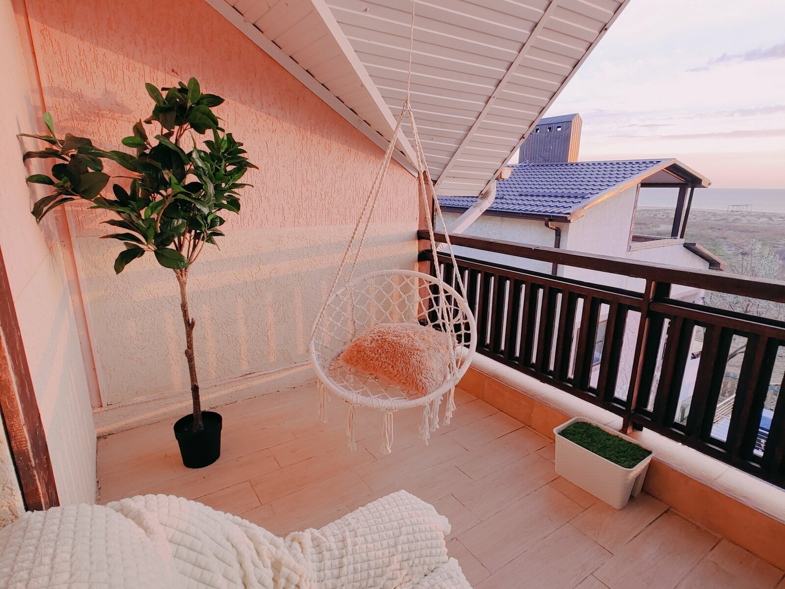 5ти местная Студия с мини-кухней, террасой и панорамным видом на море