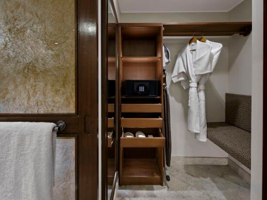 Club Twin Room