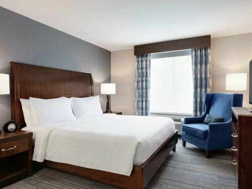 Hearing Accessible King Suite в Hilton Garden Inn Stony Brook