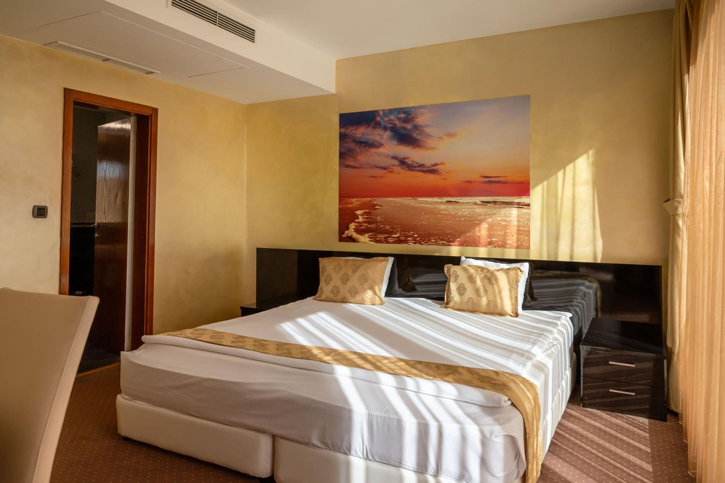 Double Room with Free Underground Parking