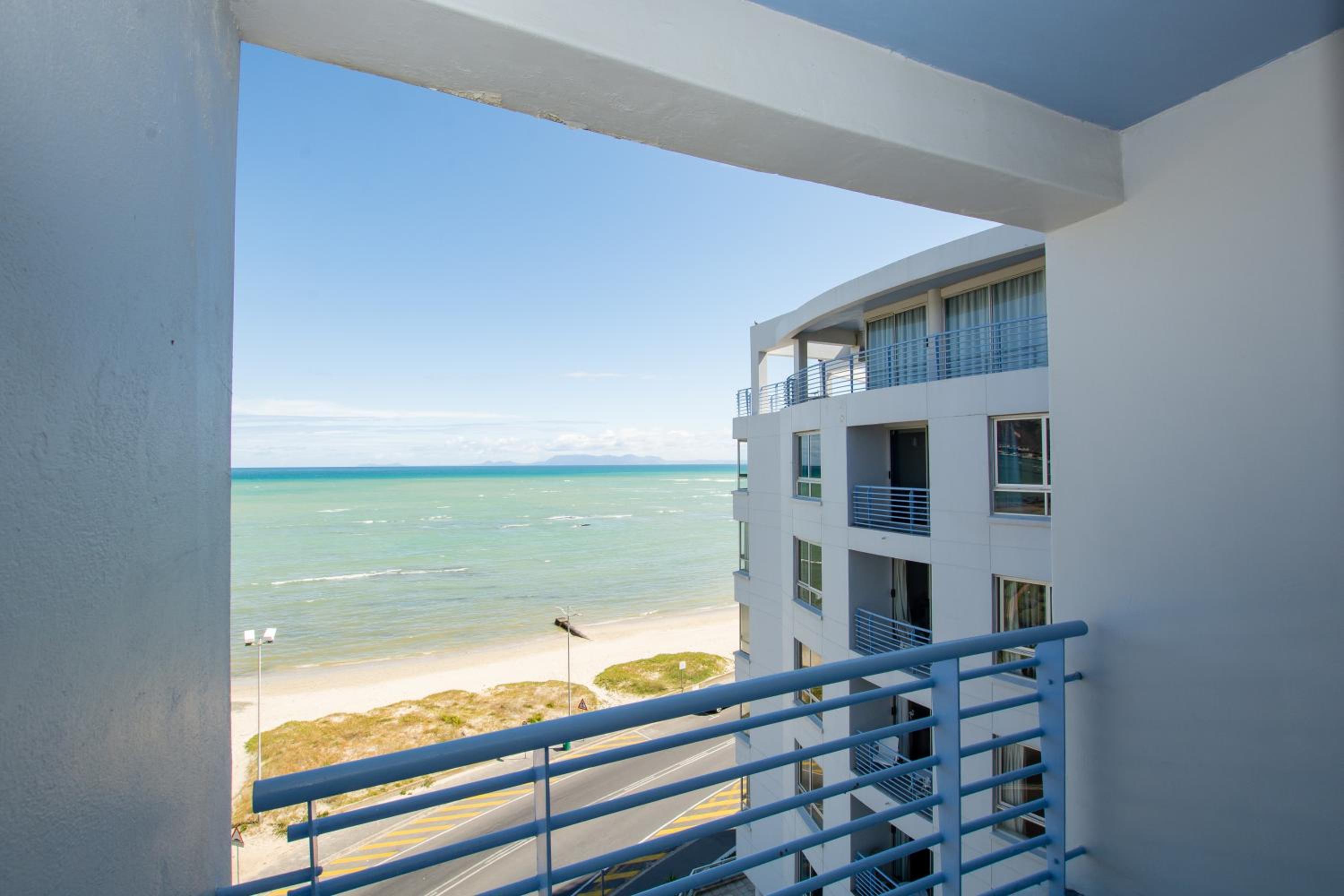 One Bedroom Sea Facing Suite