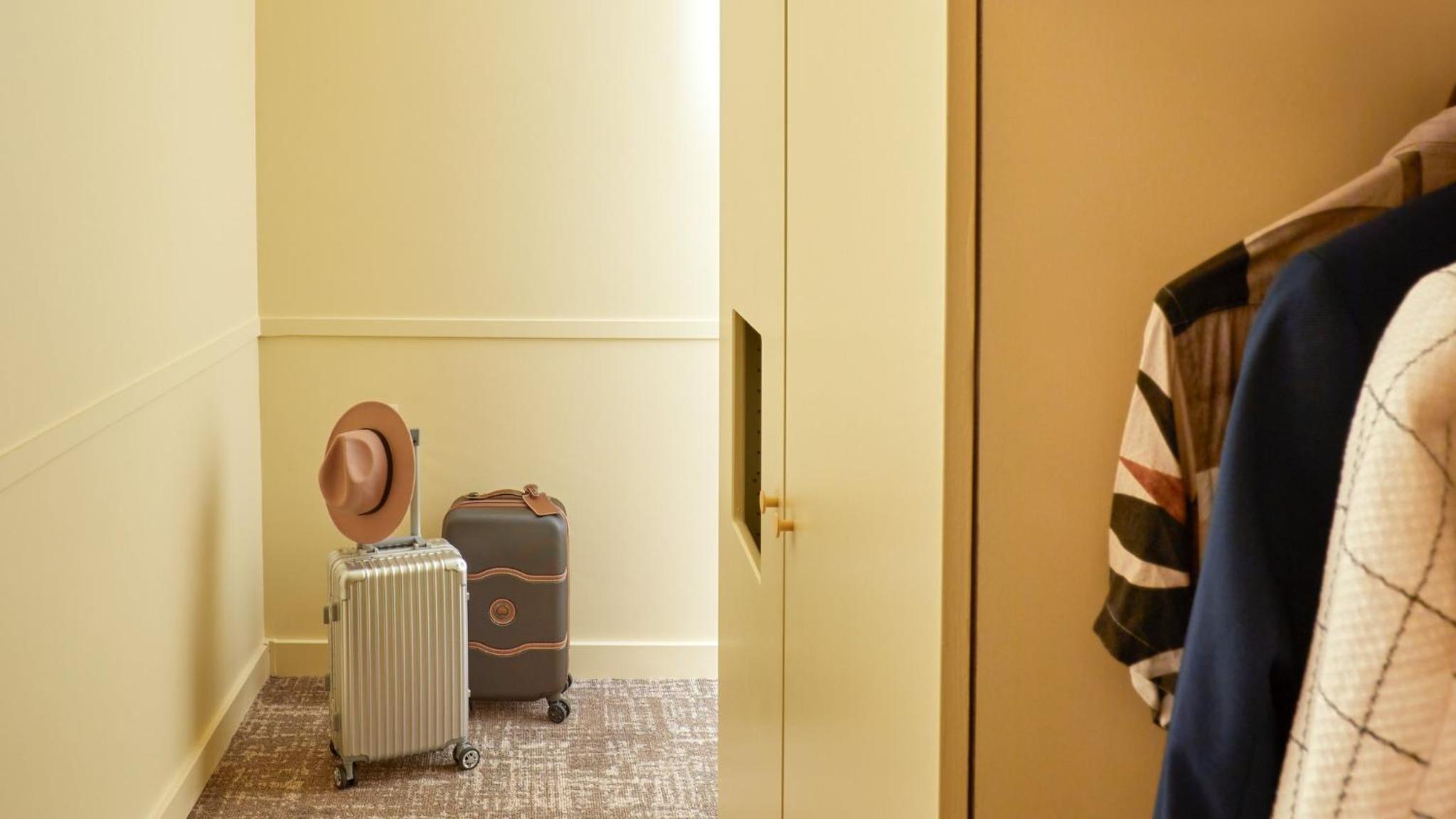 King Suite with Sofa Bed