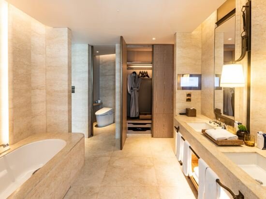 Deluxe Twin Room with City View