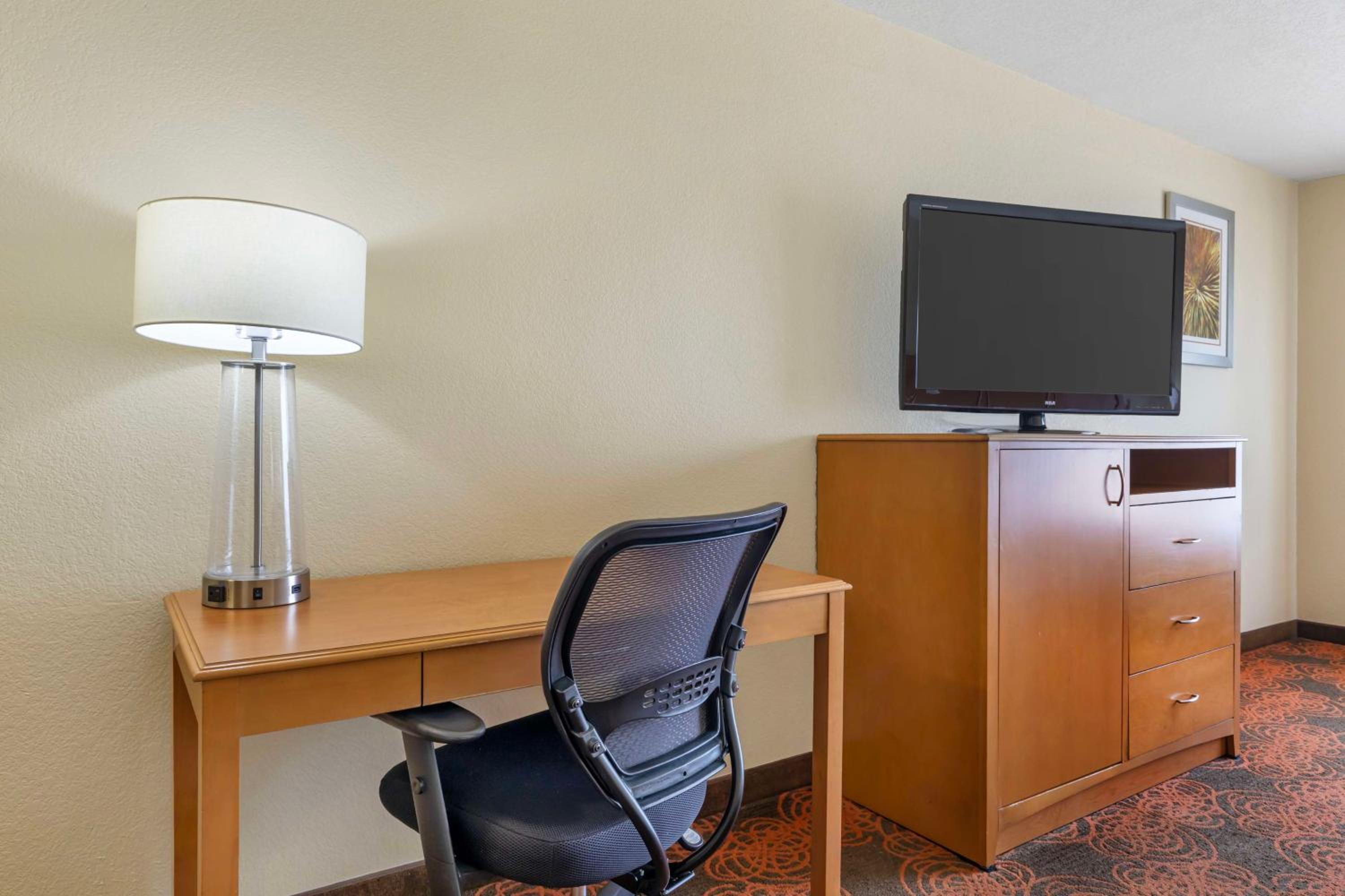 King Room with Sofa Bed - Non-Smoking