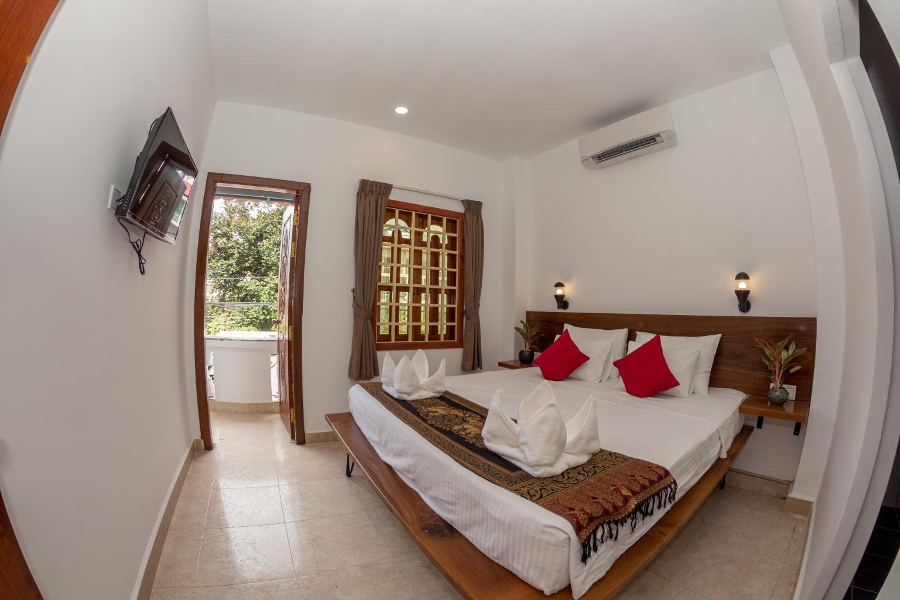Deluxe Double Room with Balcony
