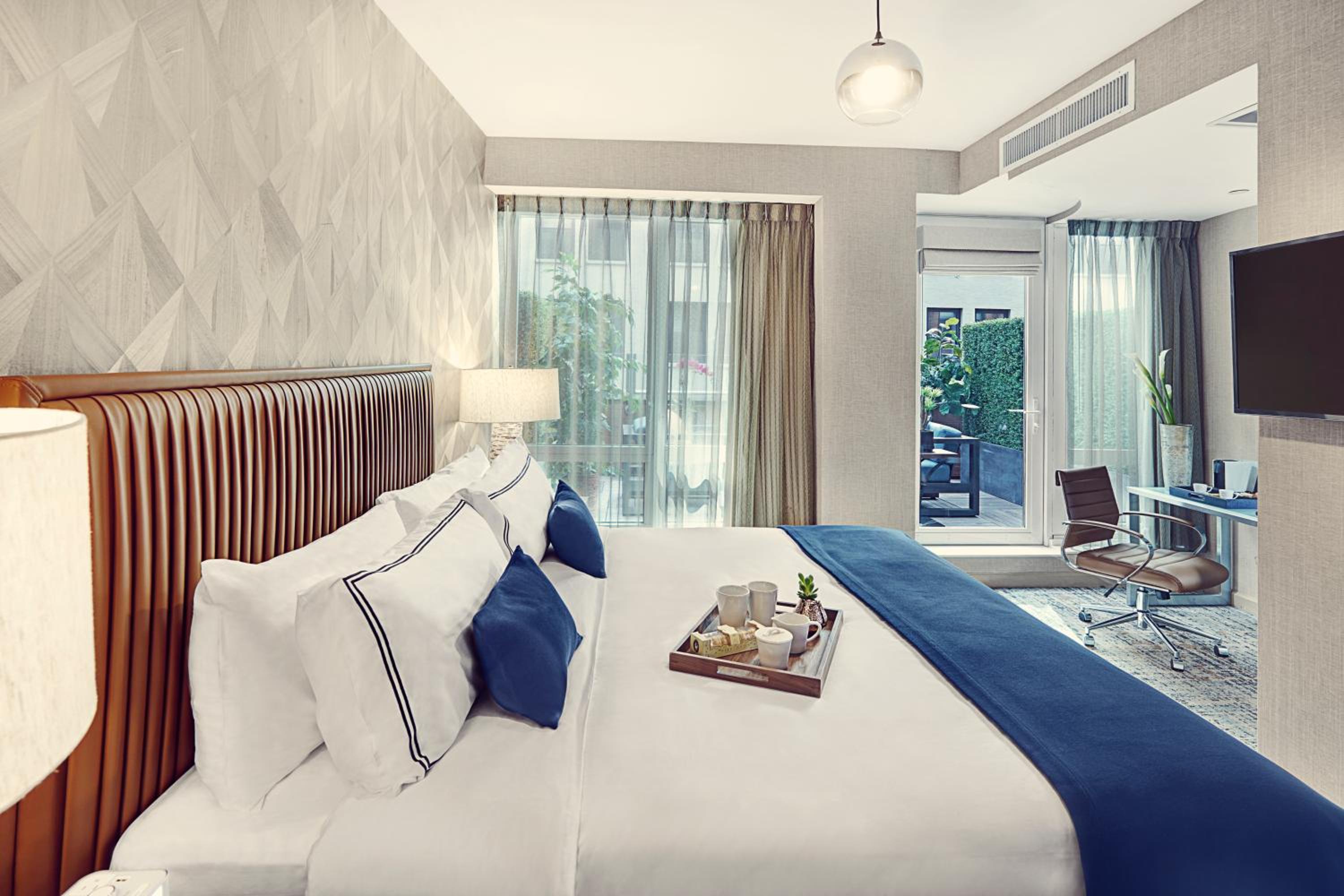 Deluxe King Room with Terrace