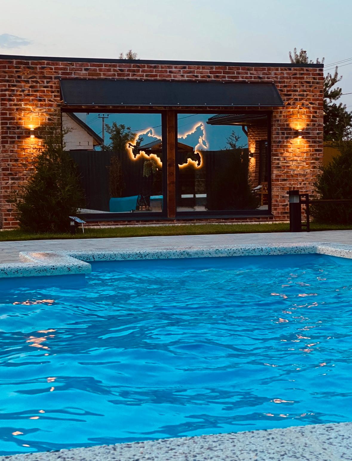 Дом с собственным бассейном