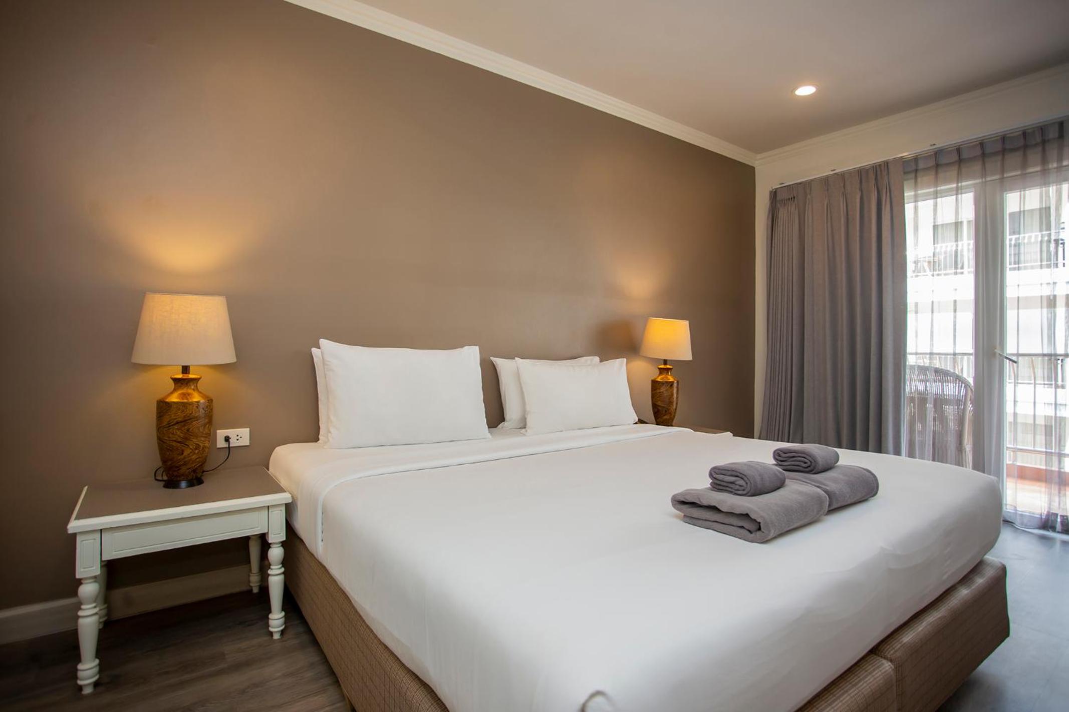 King Room with Pool View