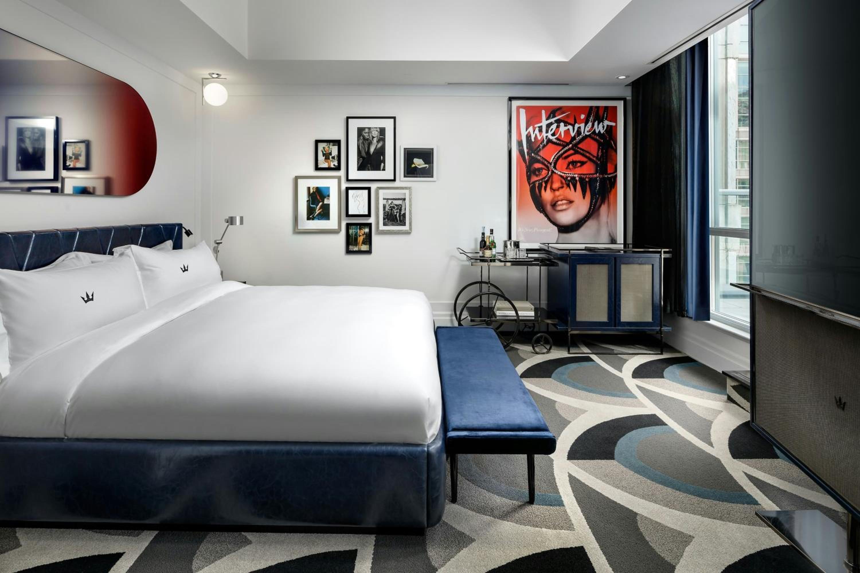 The Oscar King Room with Balcony and City View