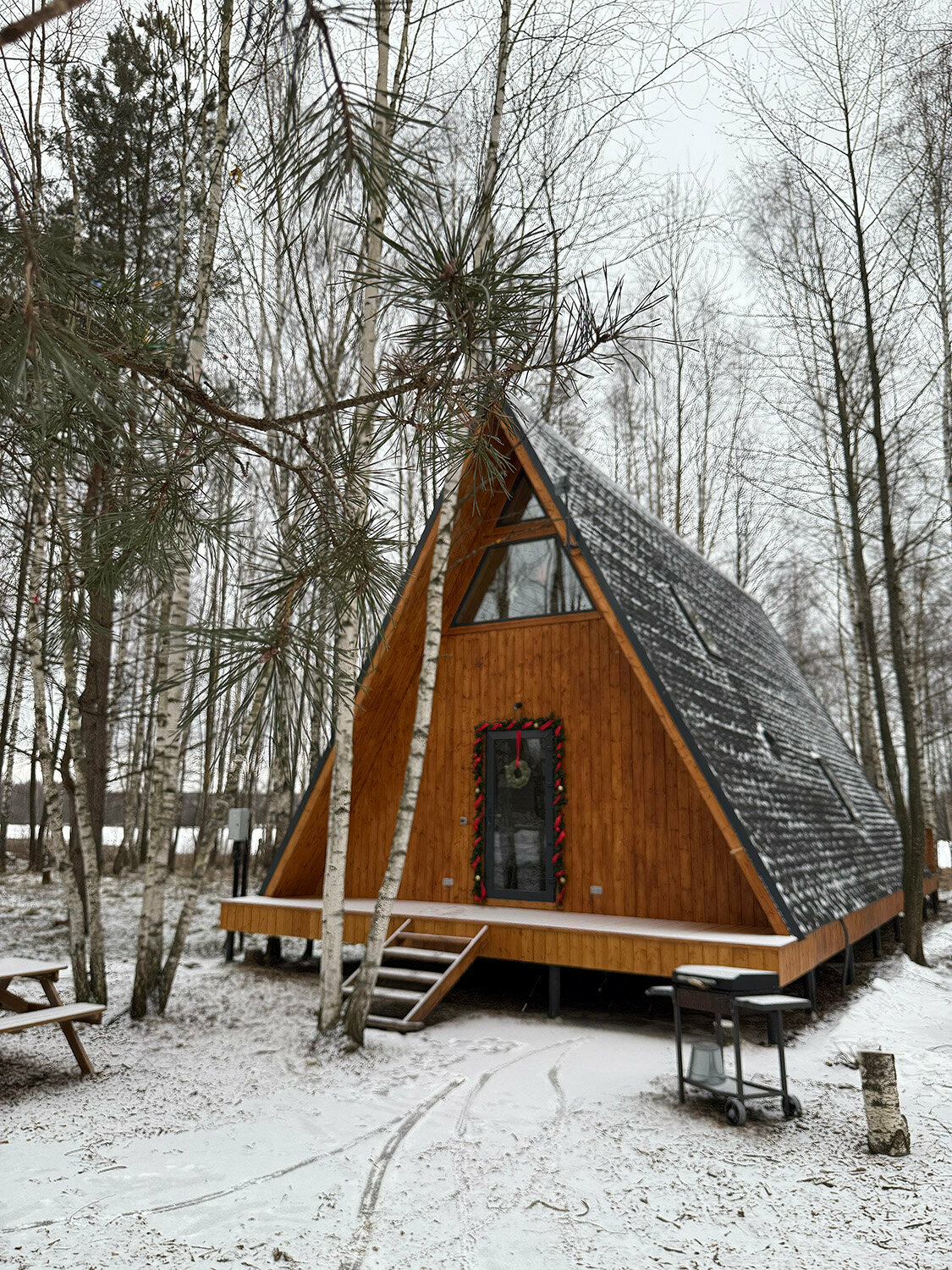 Большой треугольный дом c ванной