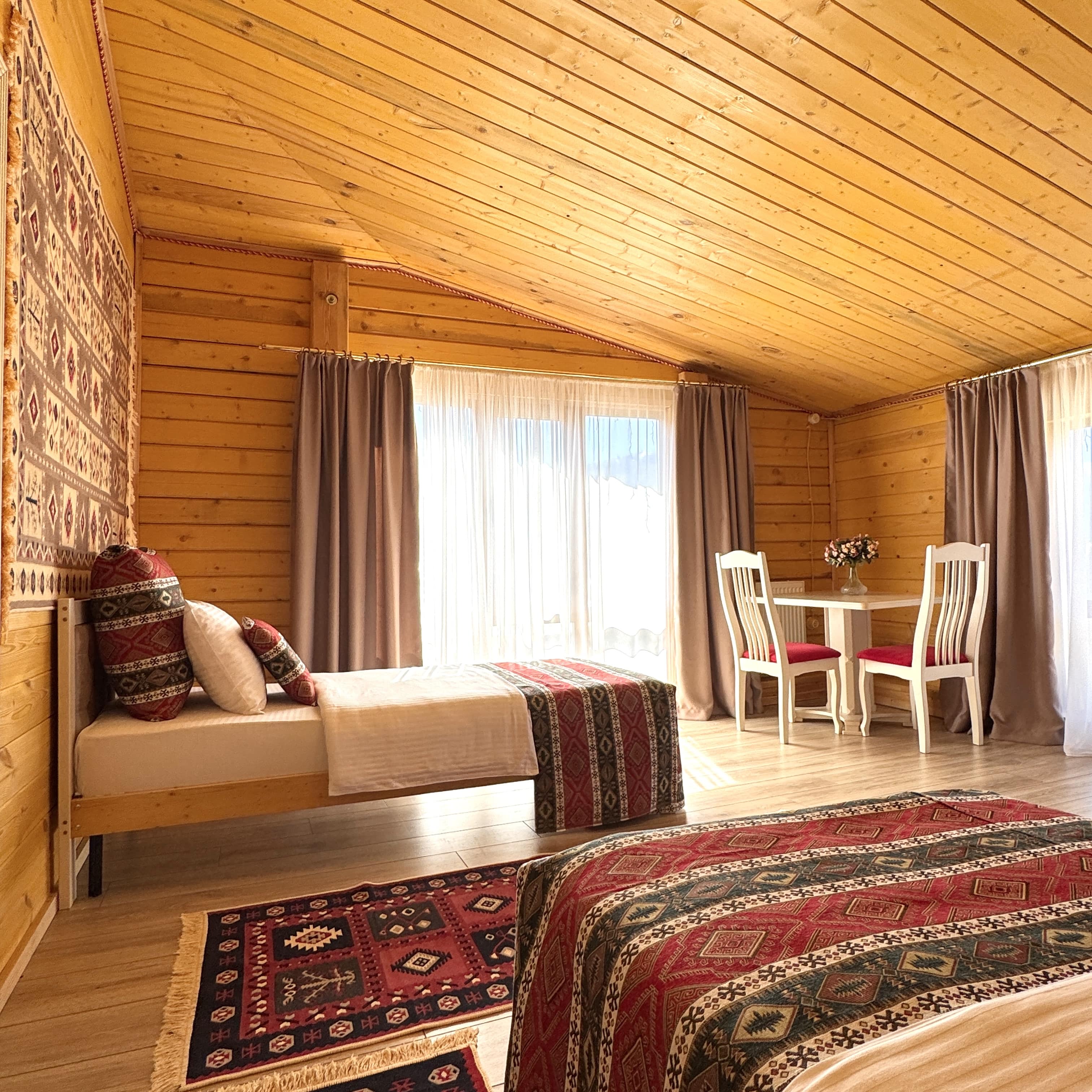 Трехкомнатный улучшенный комфорт с видом на горы | 3 этаж