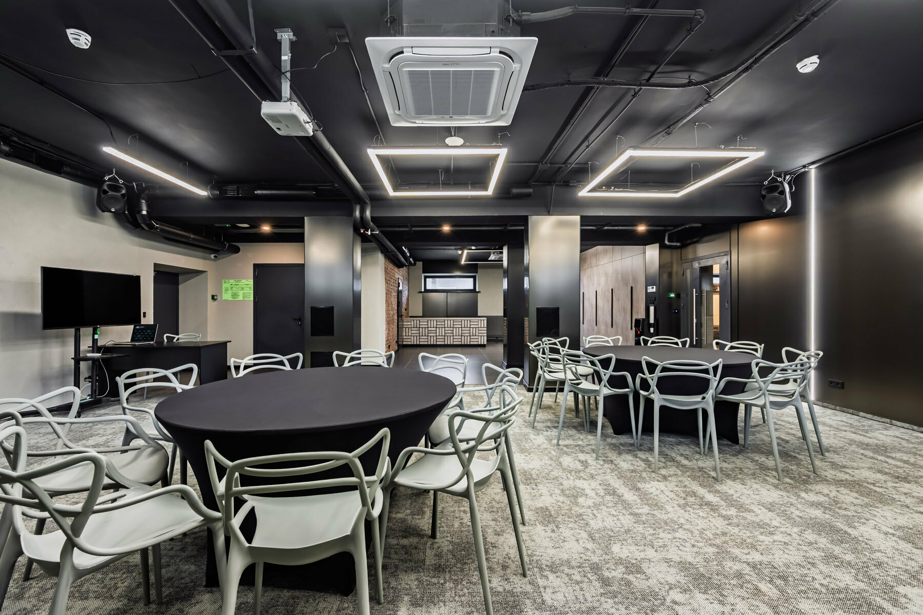 Стандарт с 1 двуспальным диваном