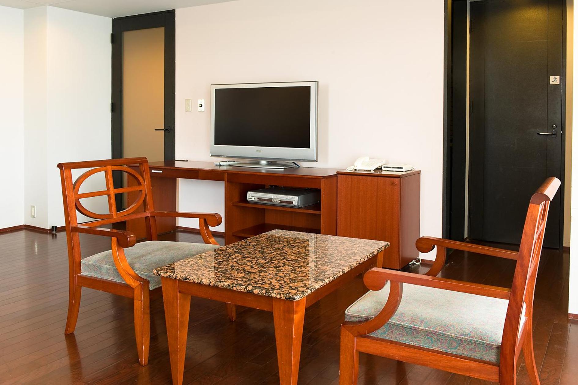 Family Room - Non-Smoking