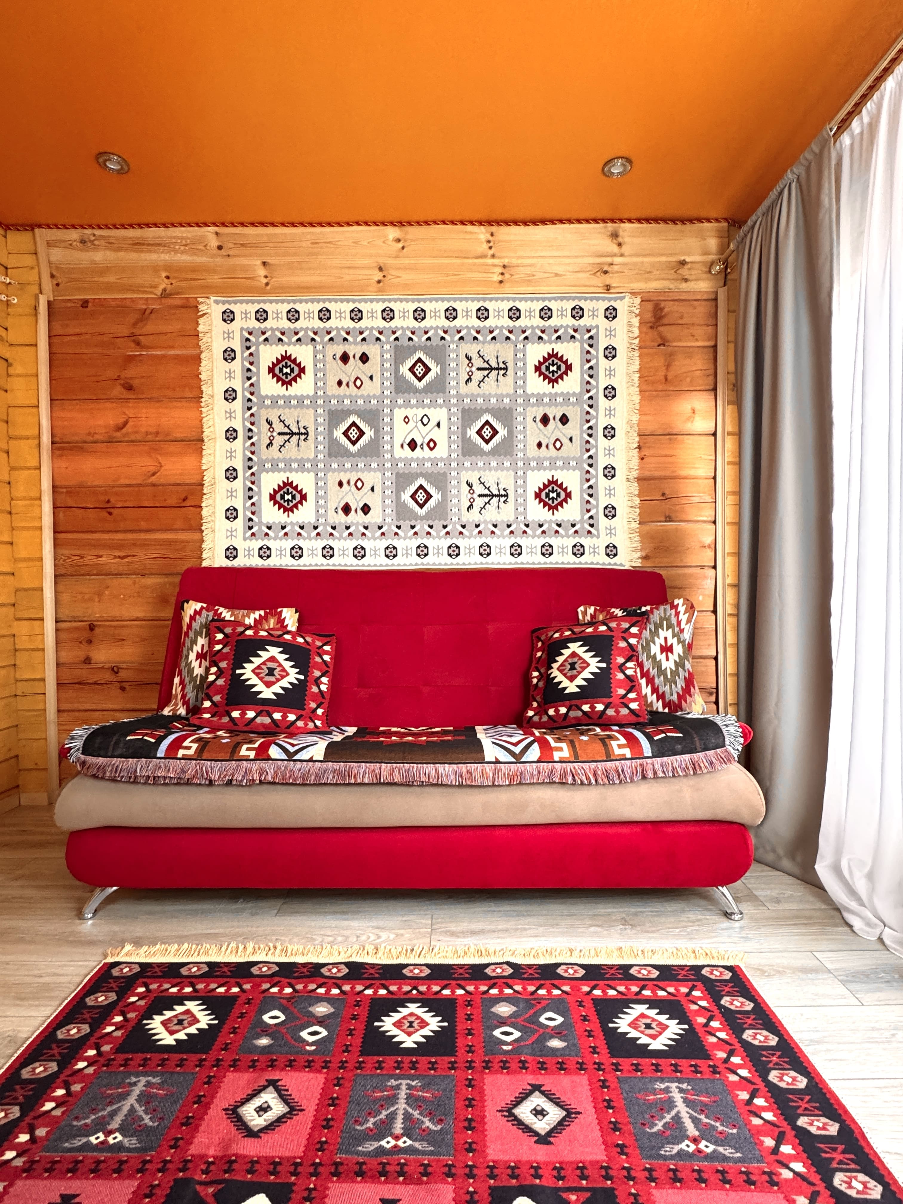 Двухкомнатный комфорт с общей террасой и видом на горы | 2 этаж