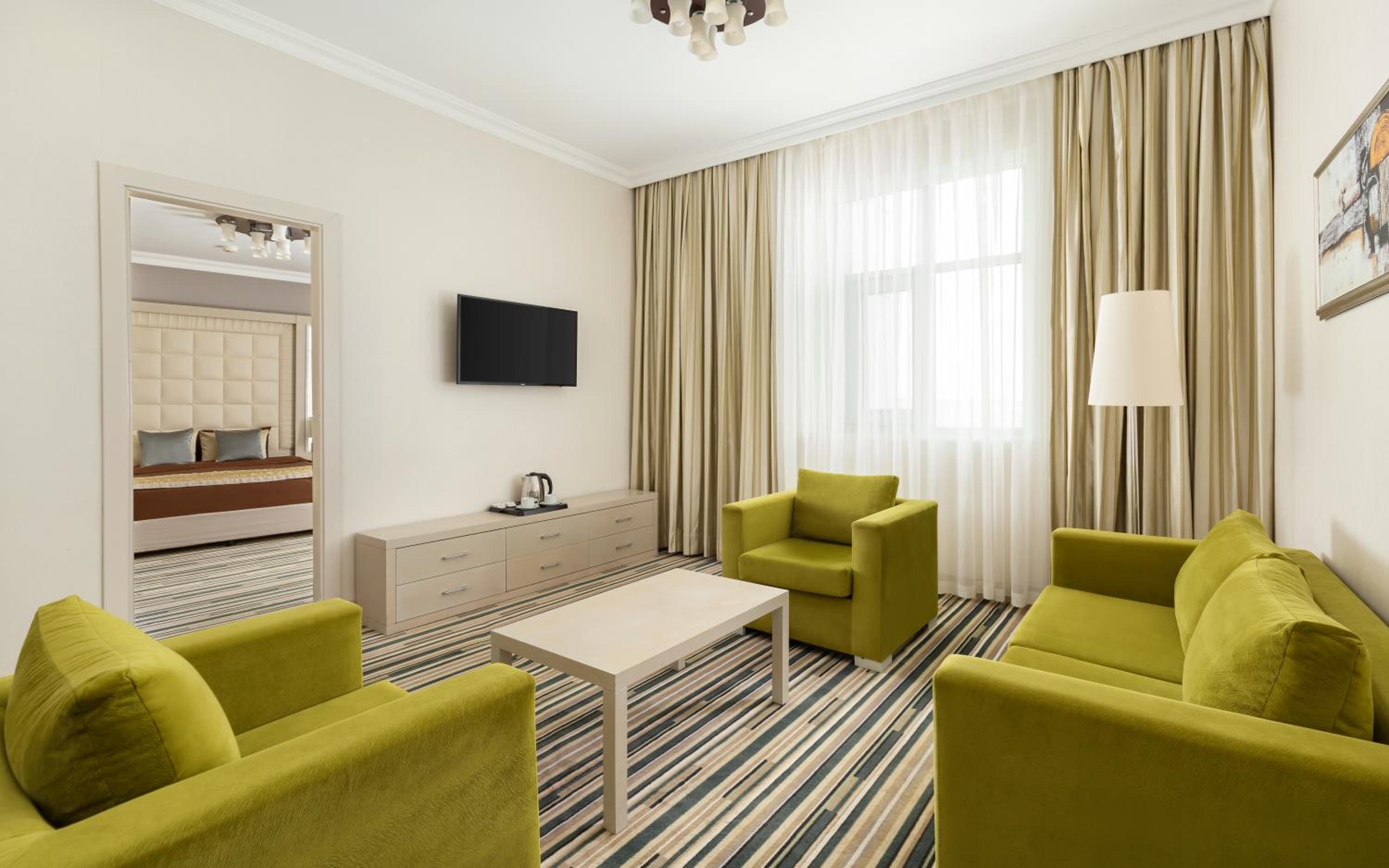 Deluxe Suite