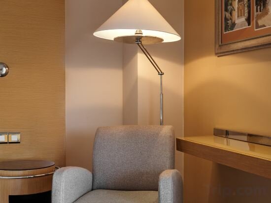 Junior Suite With Partial Nile View