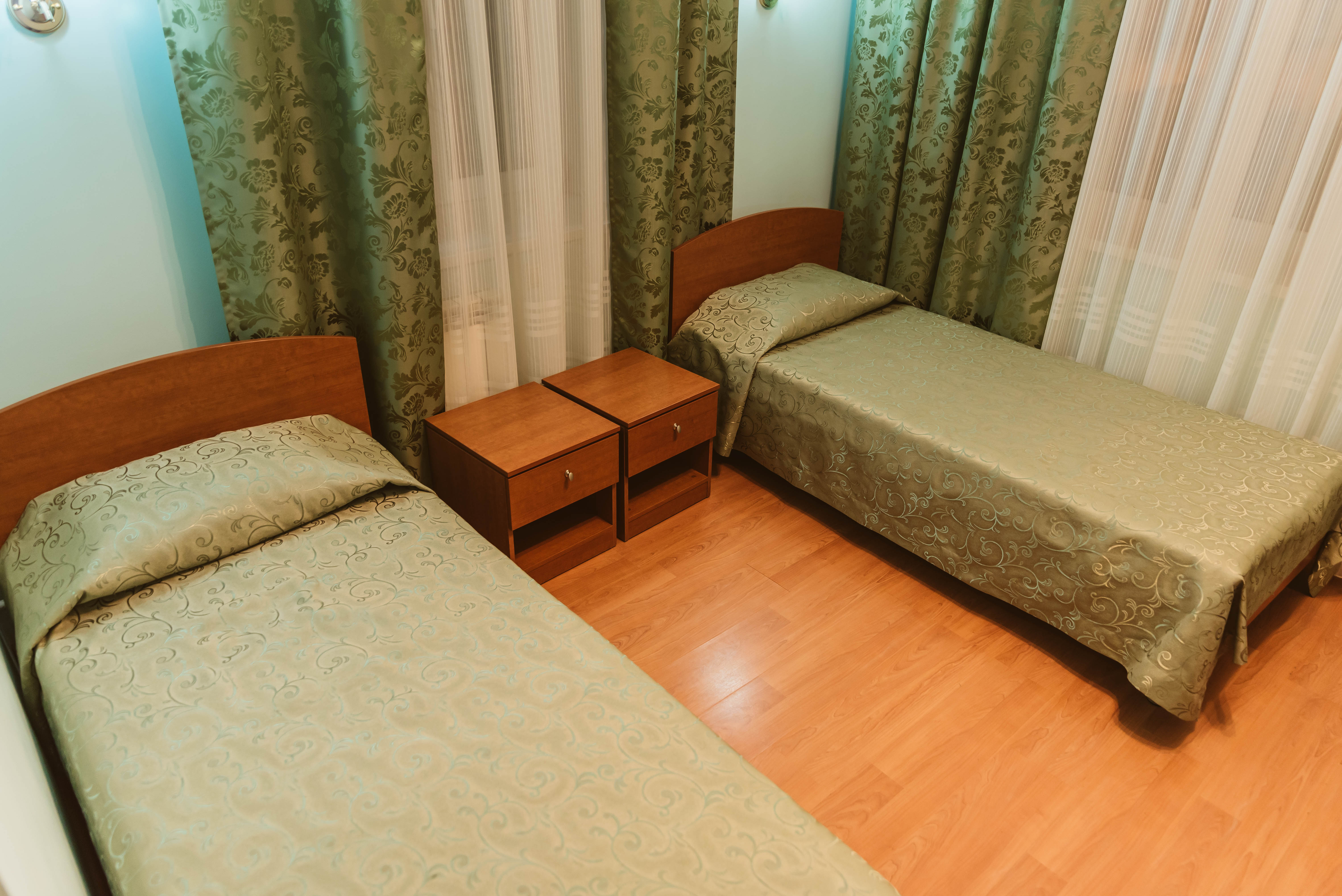 Улучшенный двухместный номер с 2 отдельными кроватями