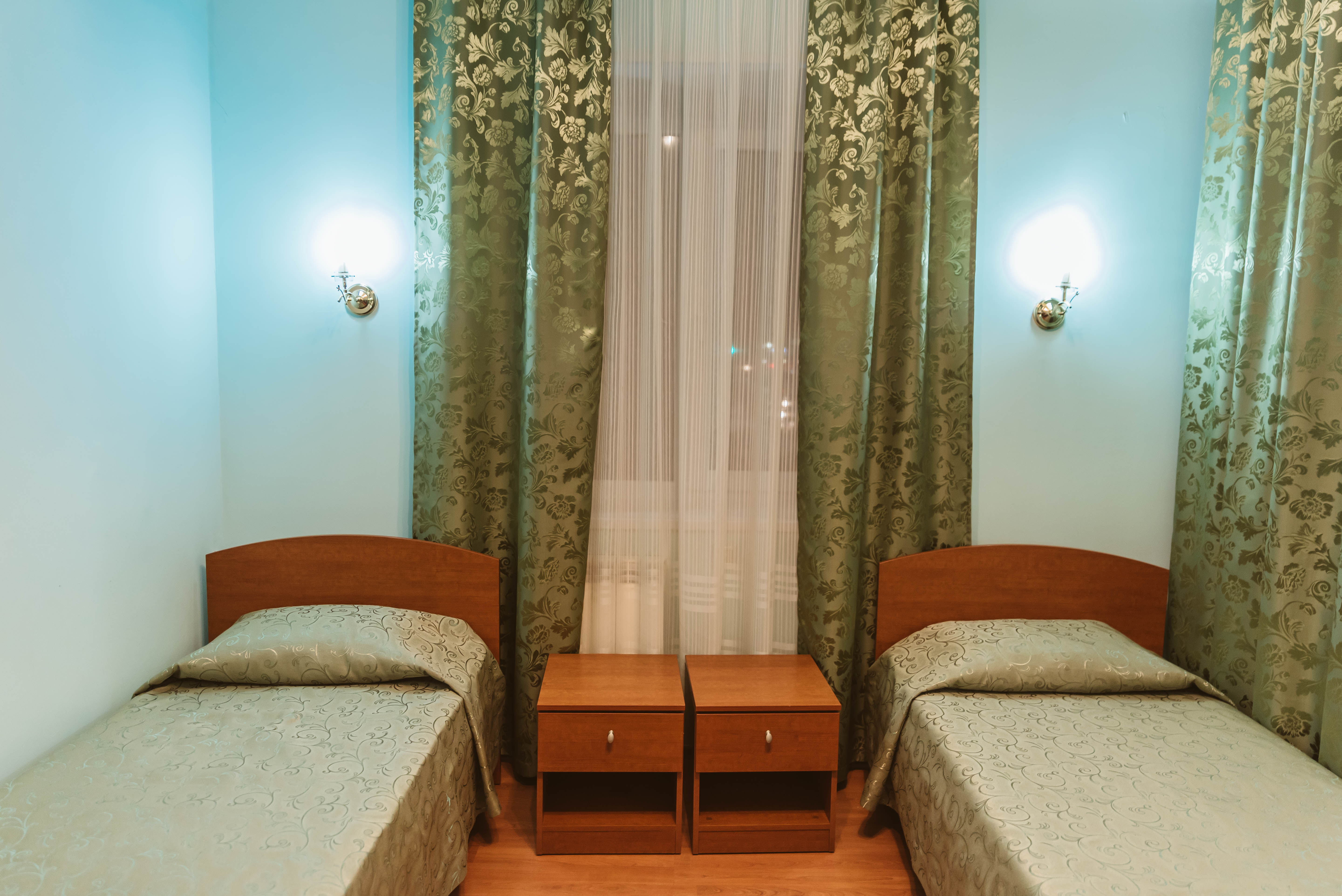 Улучшенный двухместный номер с 2 отдельными кроватями