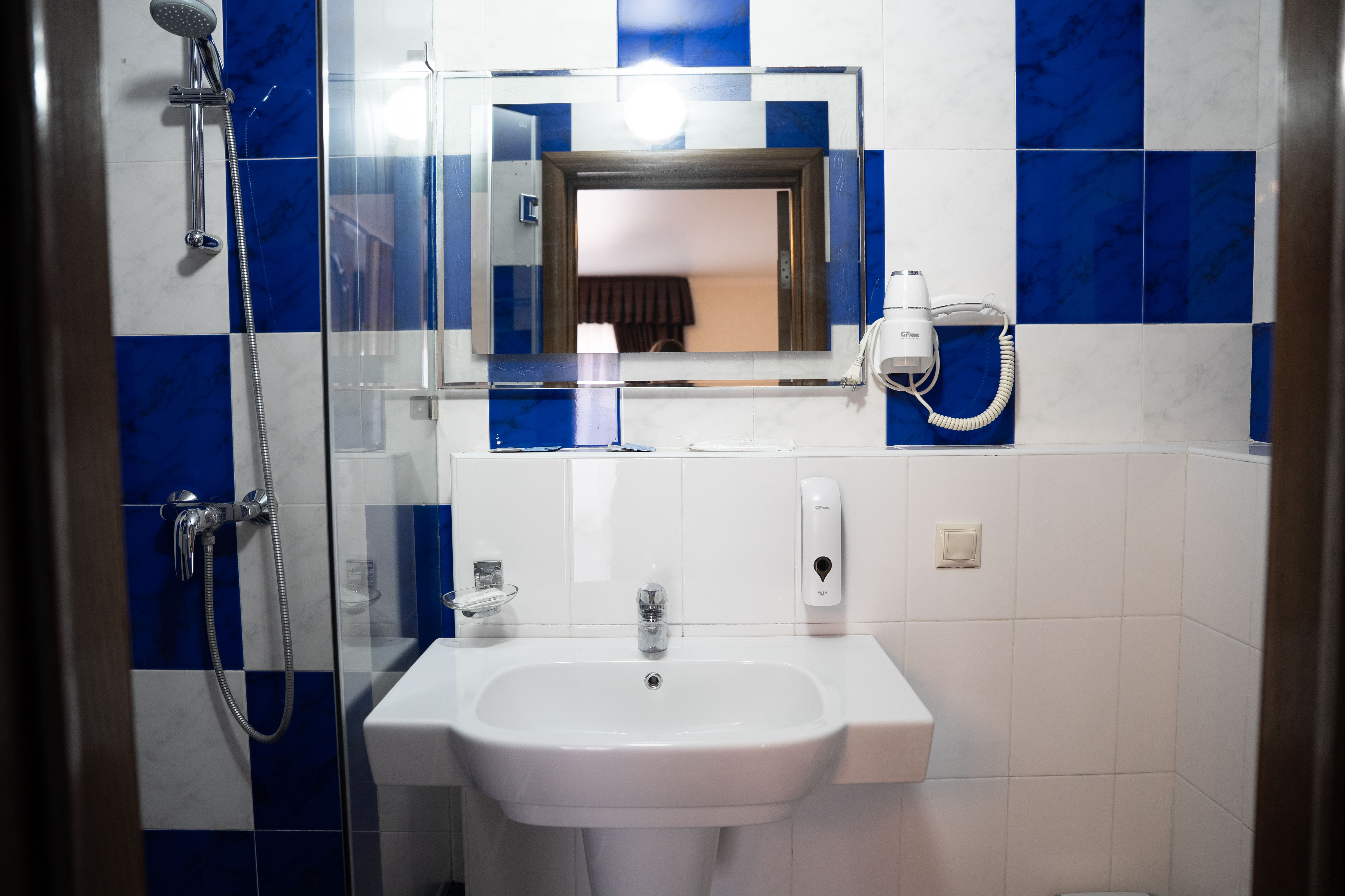 Люкс с балконом