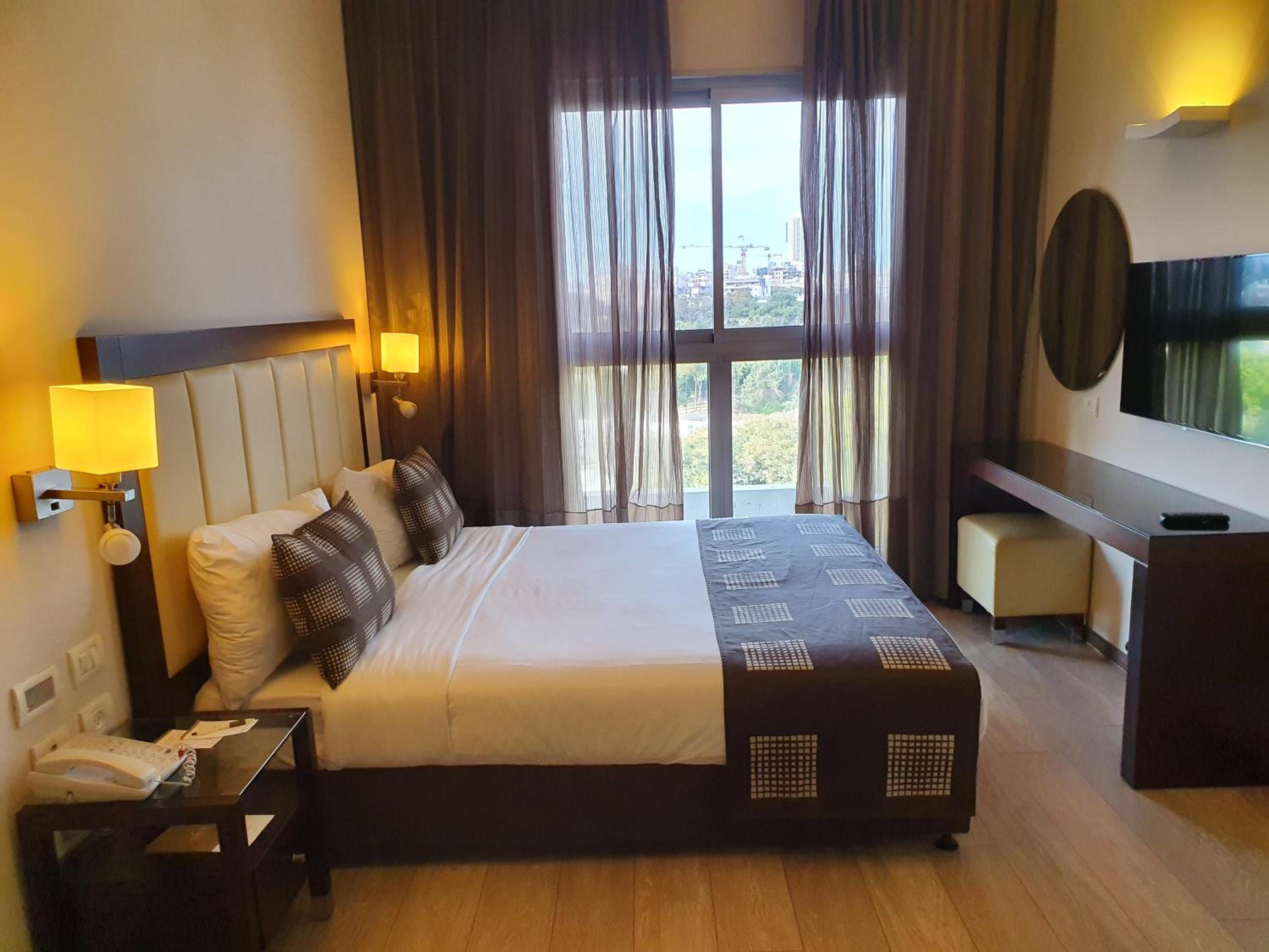 One Bedroom with Balcony 