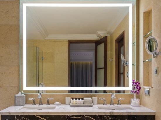 Premier Collyer Suite