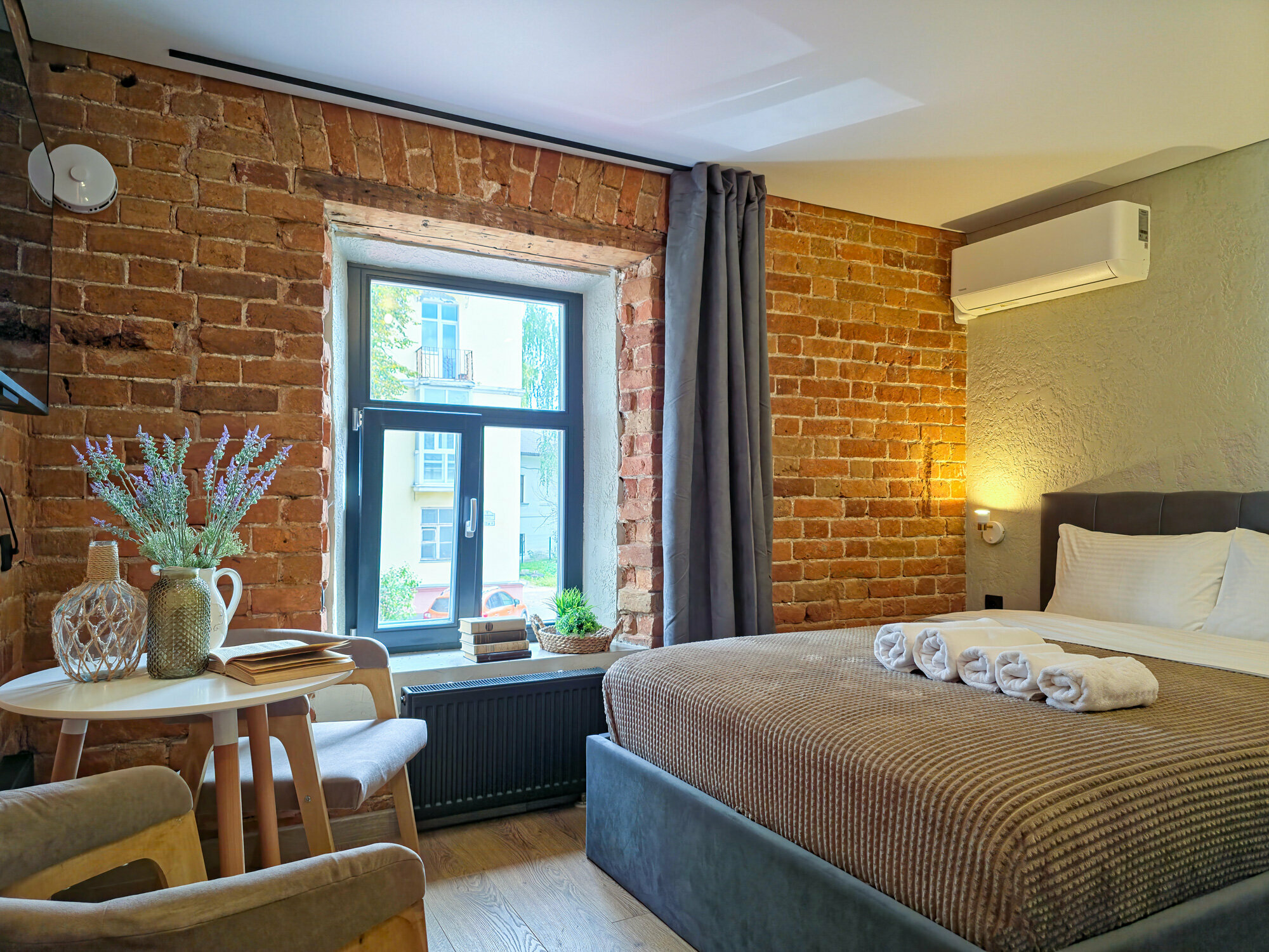 Однокомнатные апартаменты люкс с видом во двор