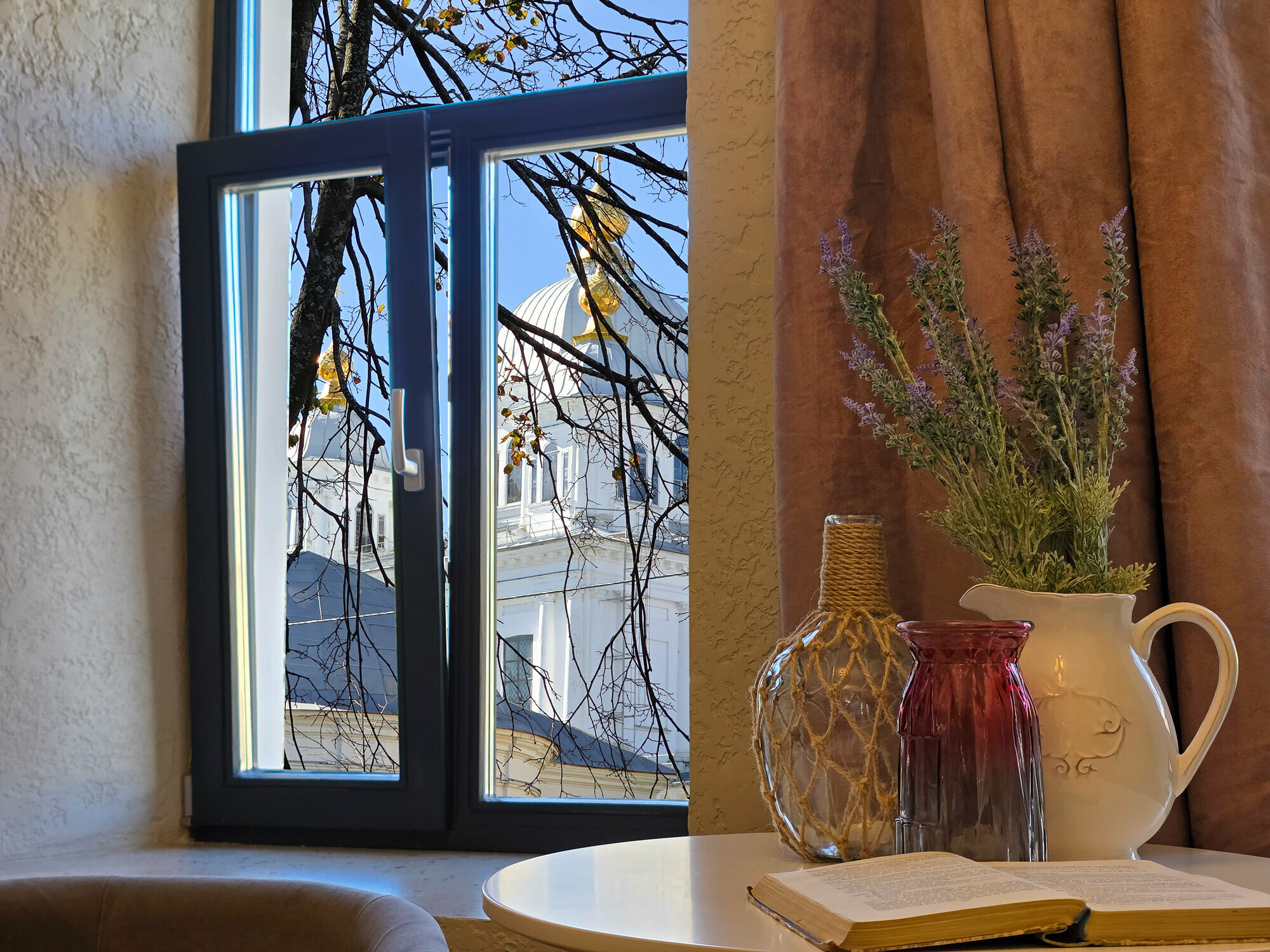 Однокомнатные апартаменты люкс с видом на монастырь