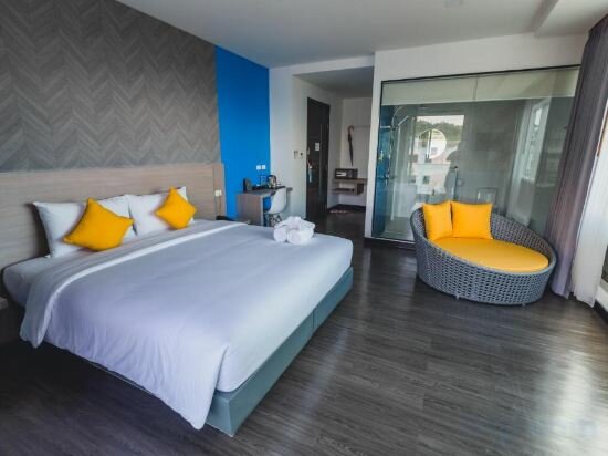 Deluxe Suite with Sea View