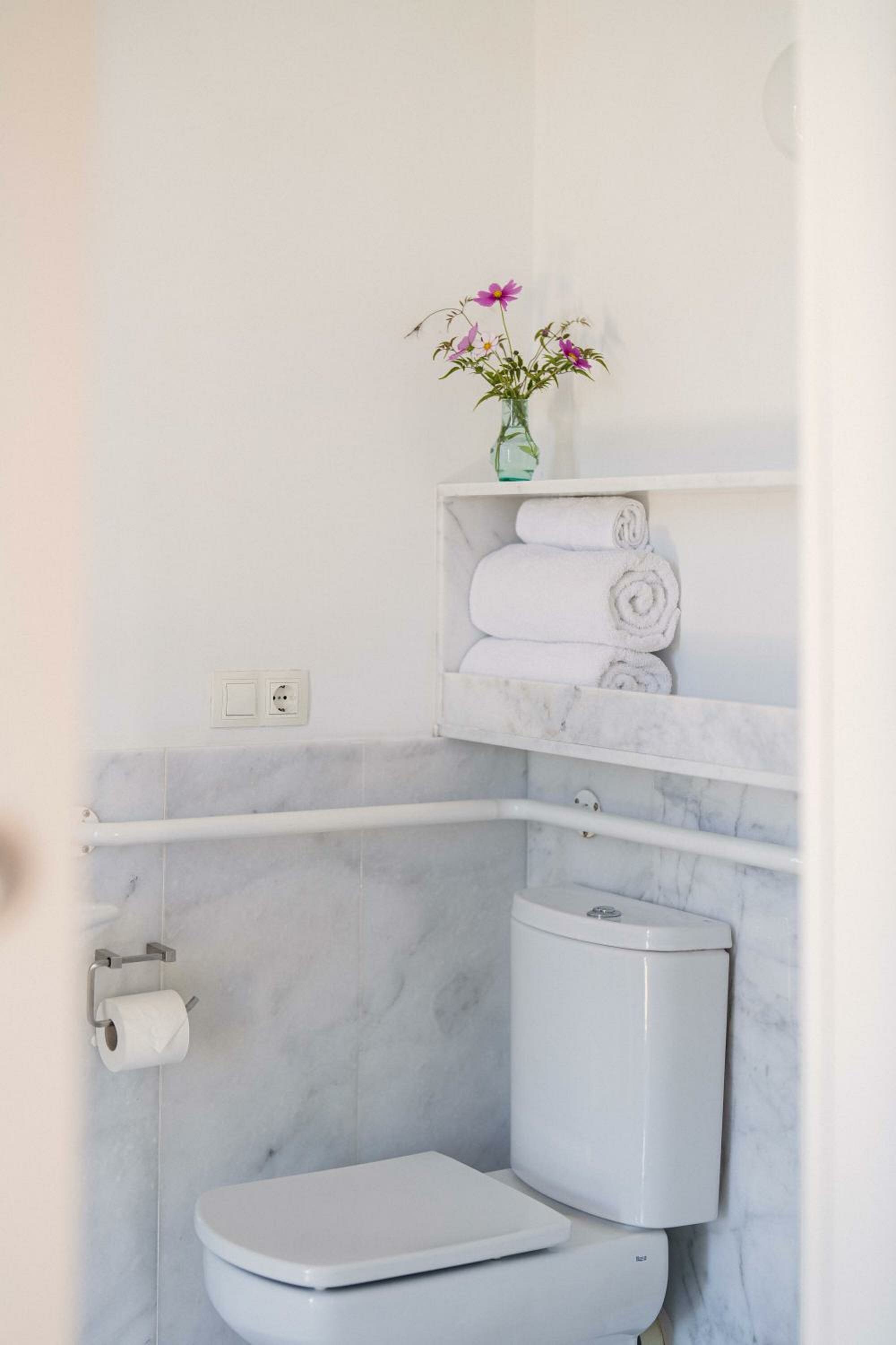 Double or Twin Room with Mountain View