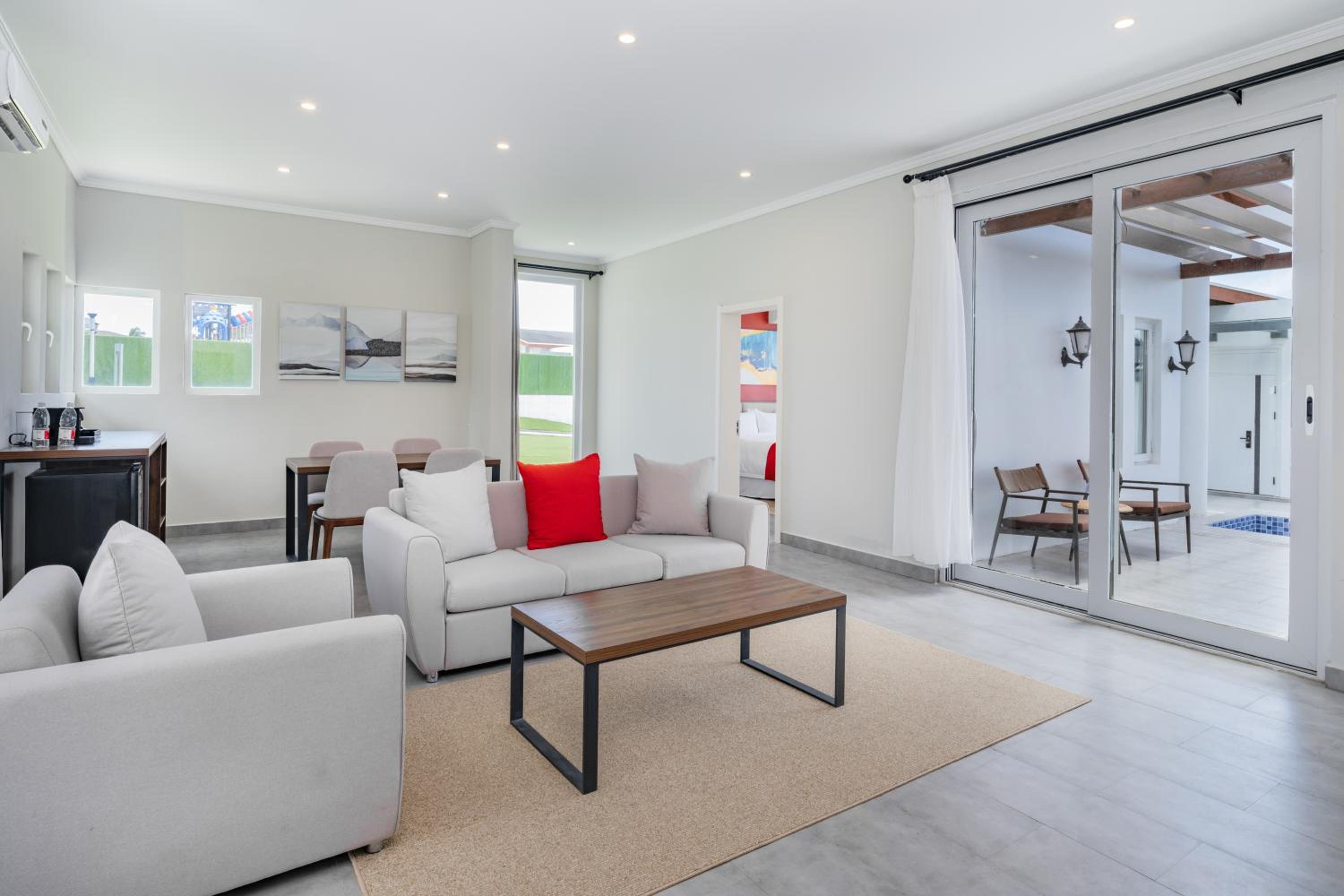 Swim-Up Villa With Two Queen Beds And Ocean View - Non-Smoking