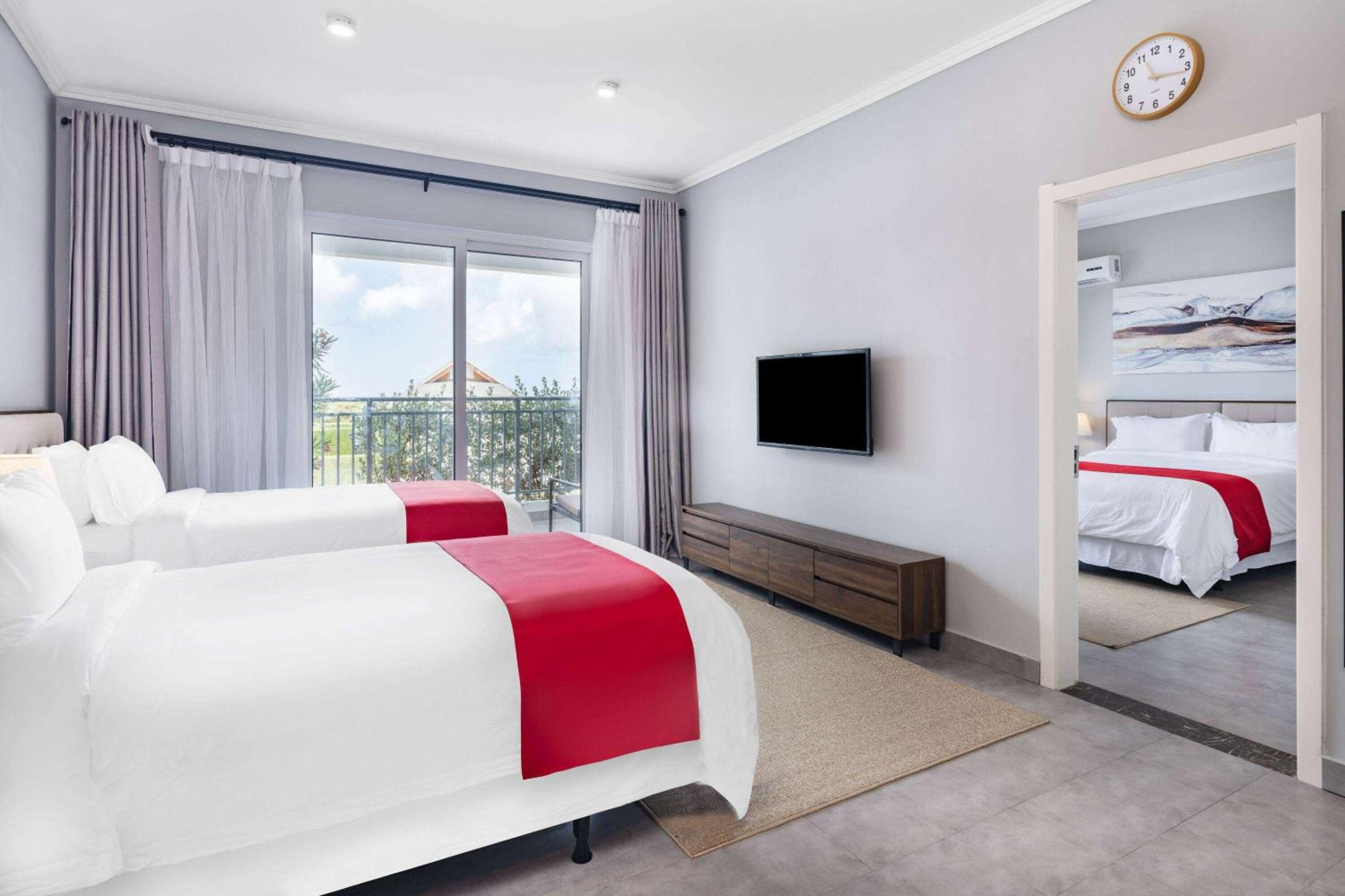 Junior Suite With Garden View - Non-Smoking