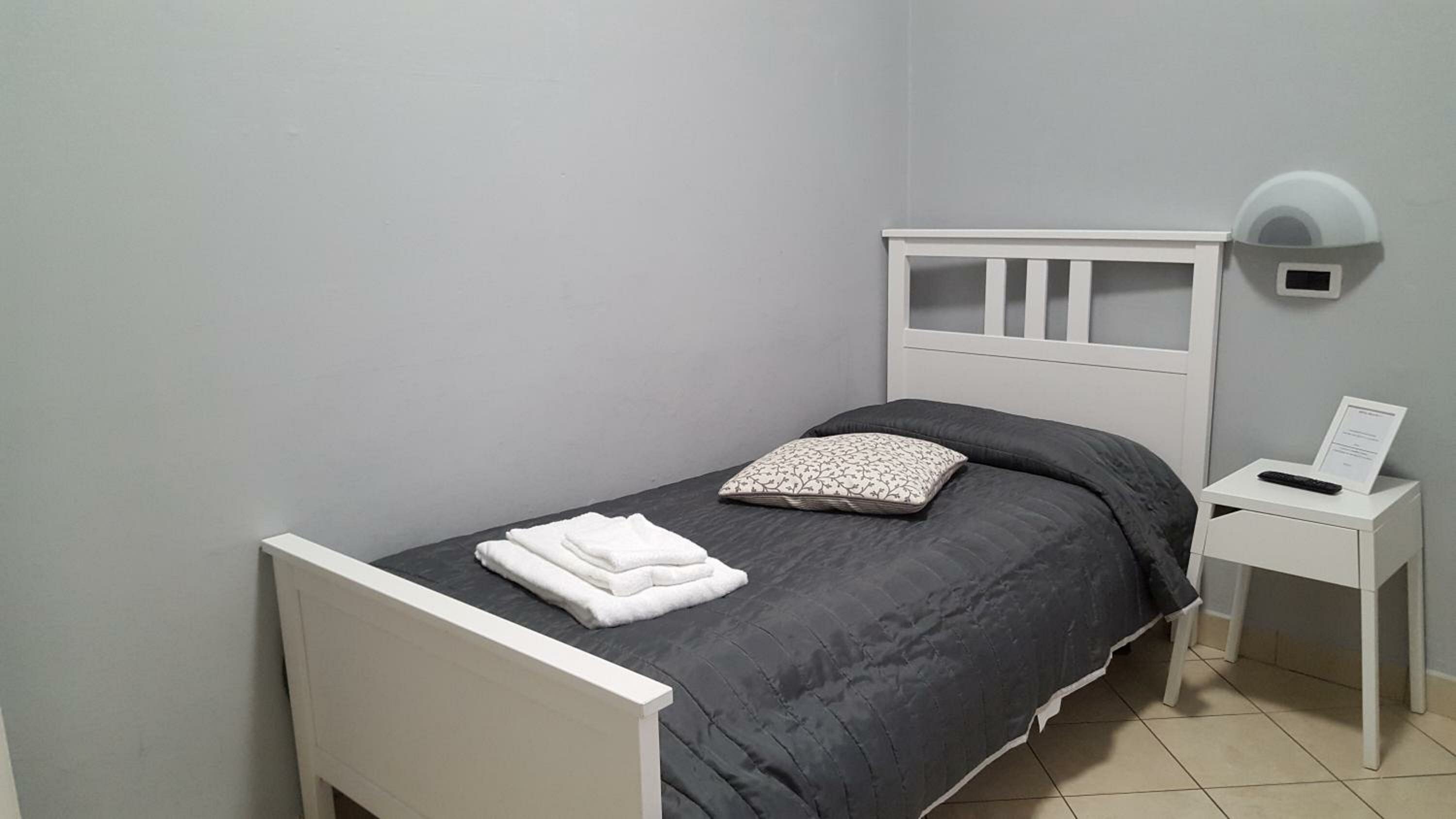 Standard Single Room with Shared Bathroom