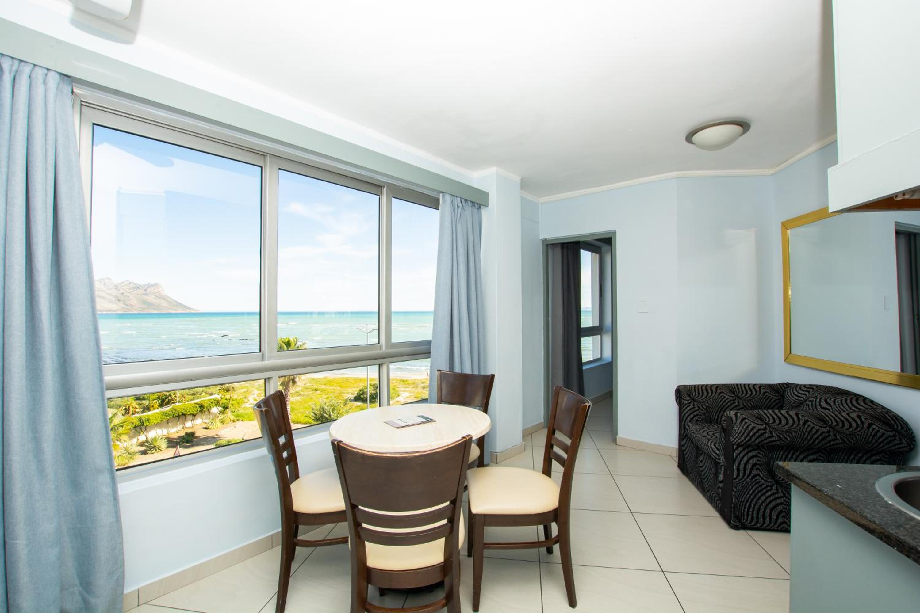 Family Room Sea Facing