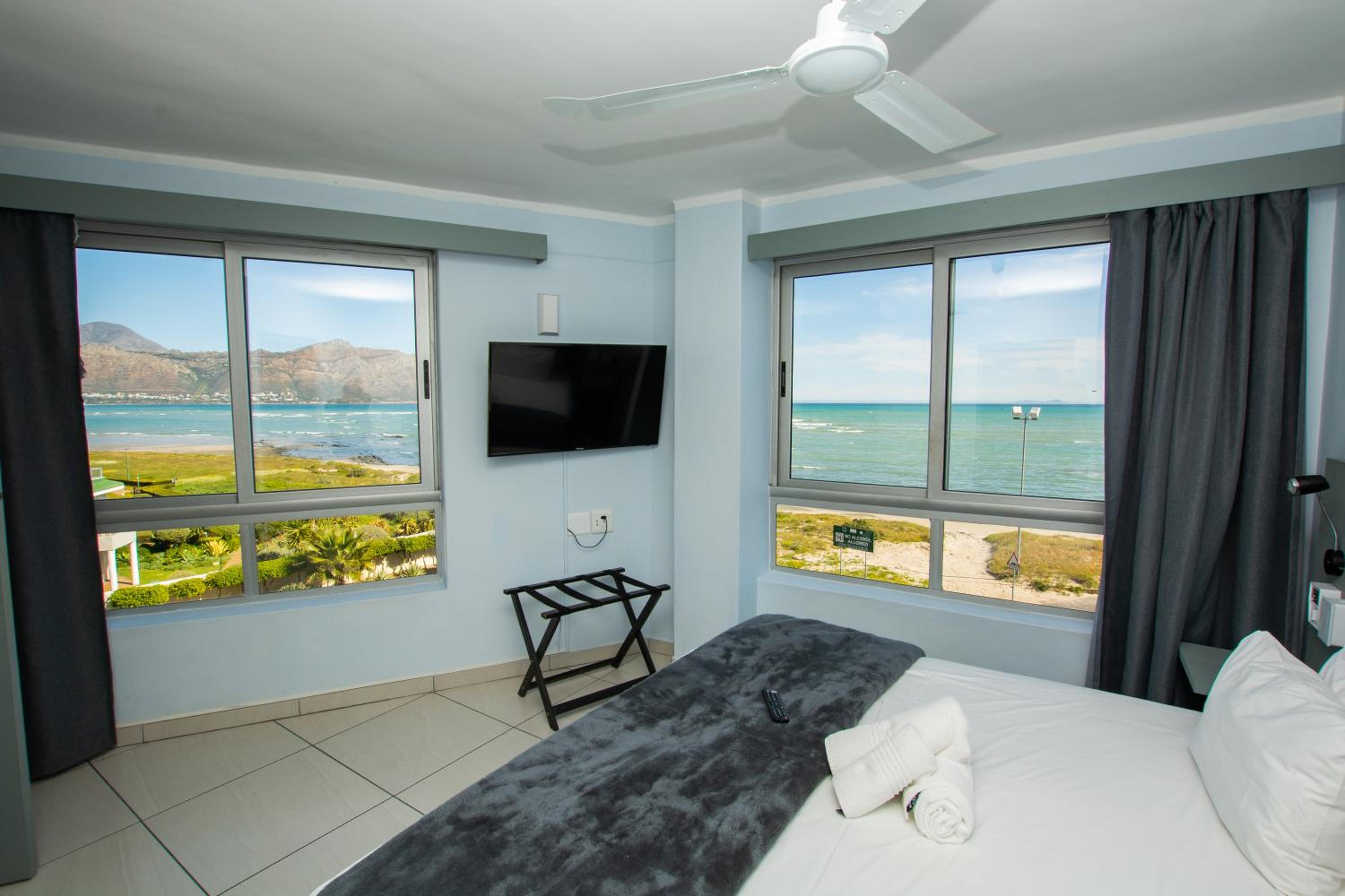 Family Room Sea Facing