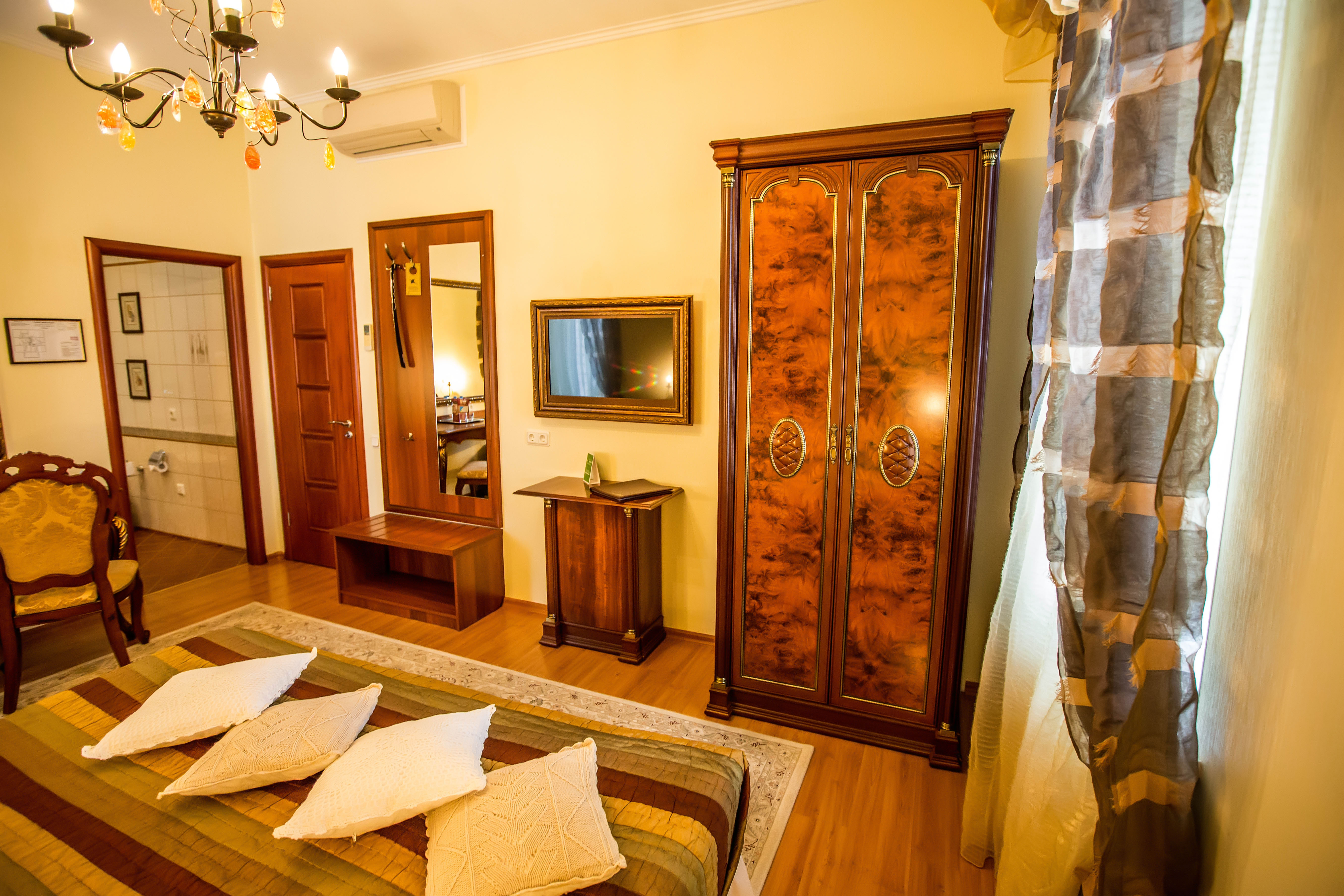 Большой двухместный номер с 1 кроватью