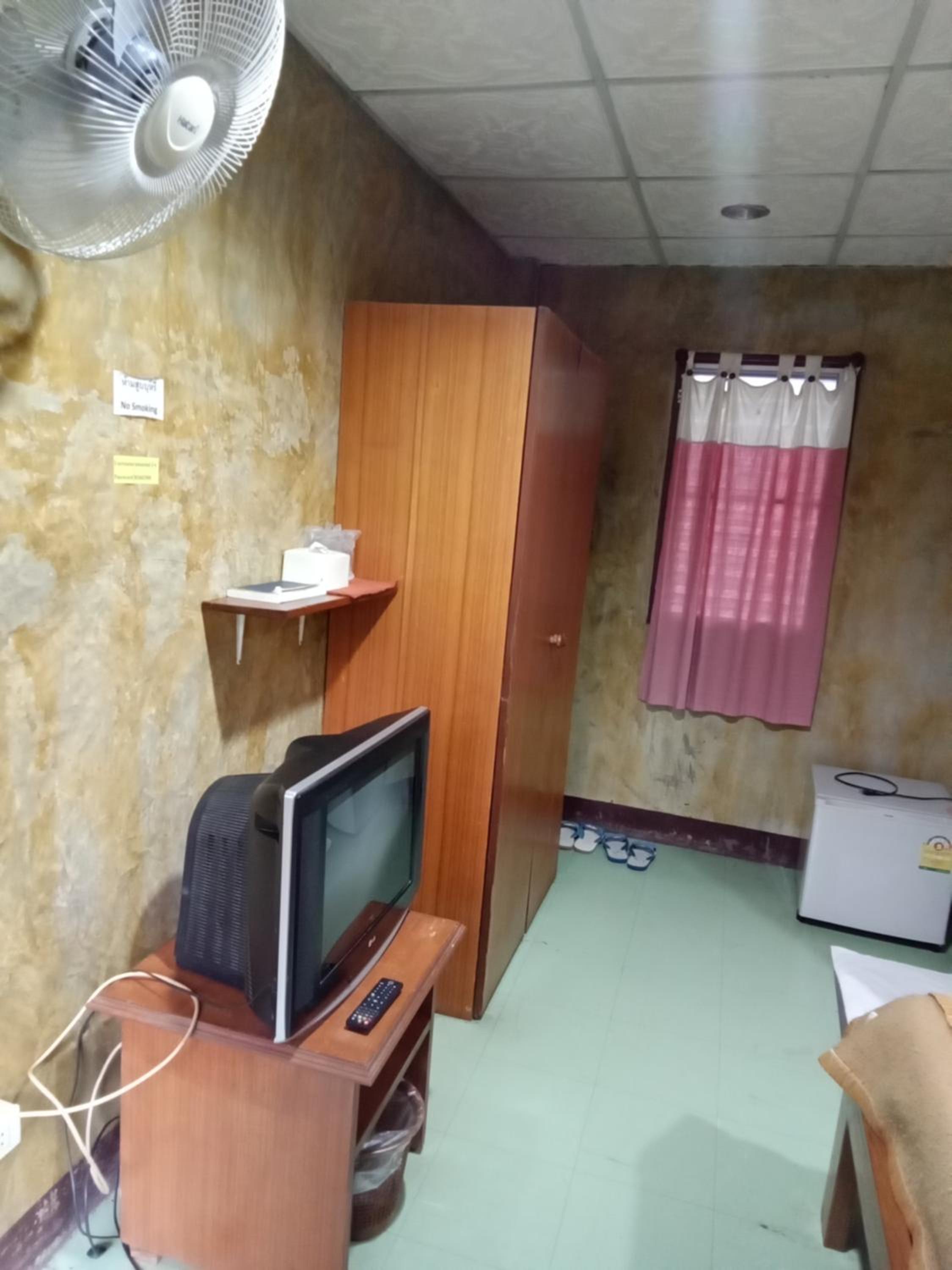 Single Room with Private Bathroom